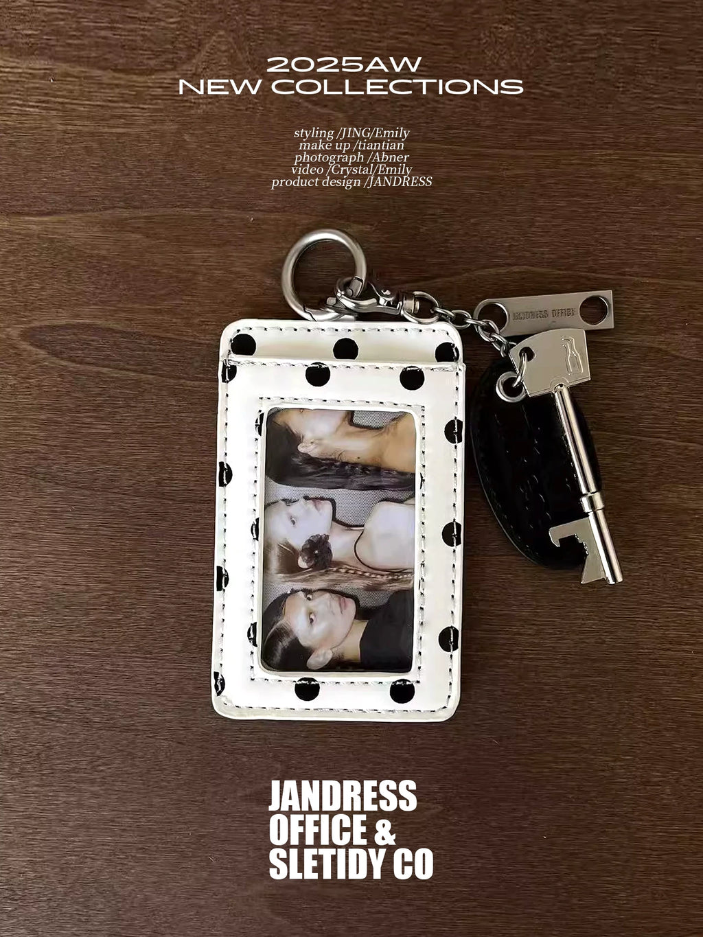 JANDRESS Oval Key Card Holder