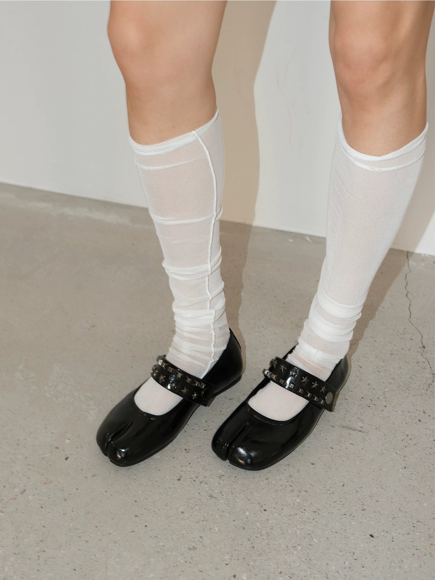 Mooreyu Sweet Cool One-Word Shoes with Round Head Flat Bottom