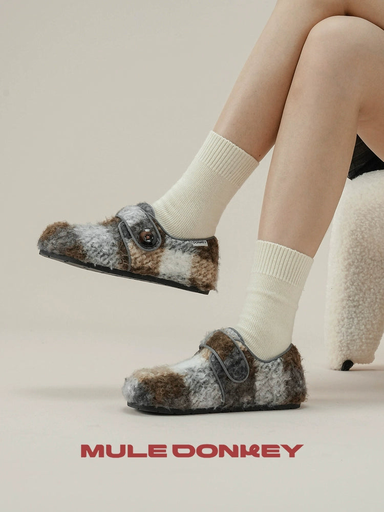 Donkey Contrasts Colors and Lazes in Mueller Shoes