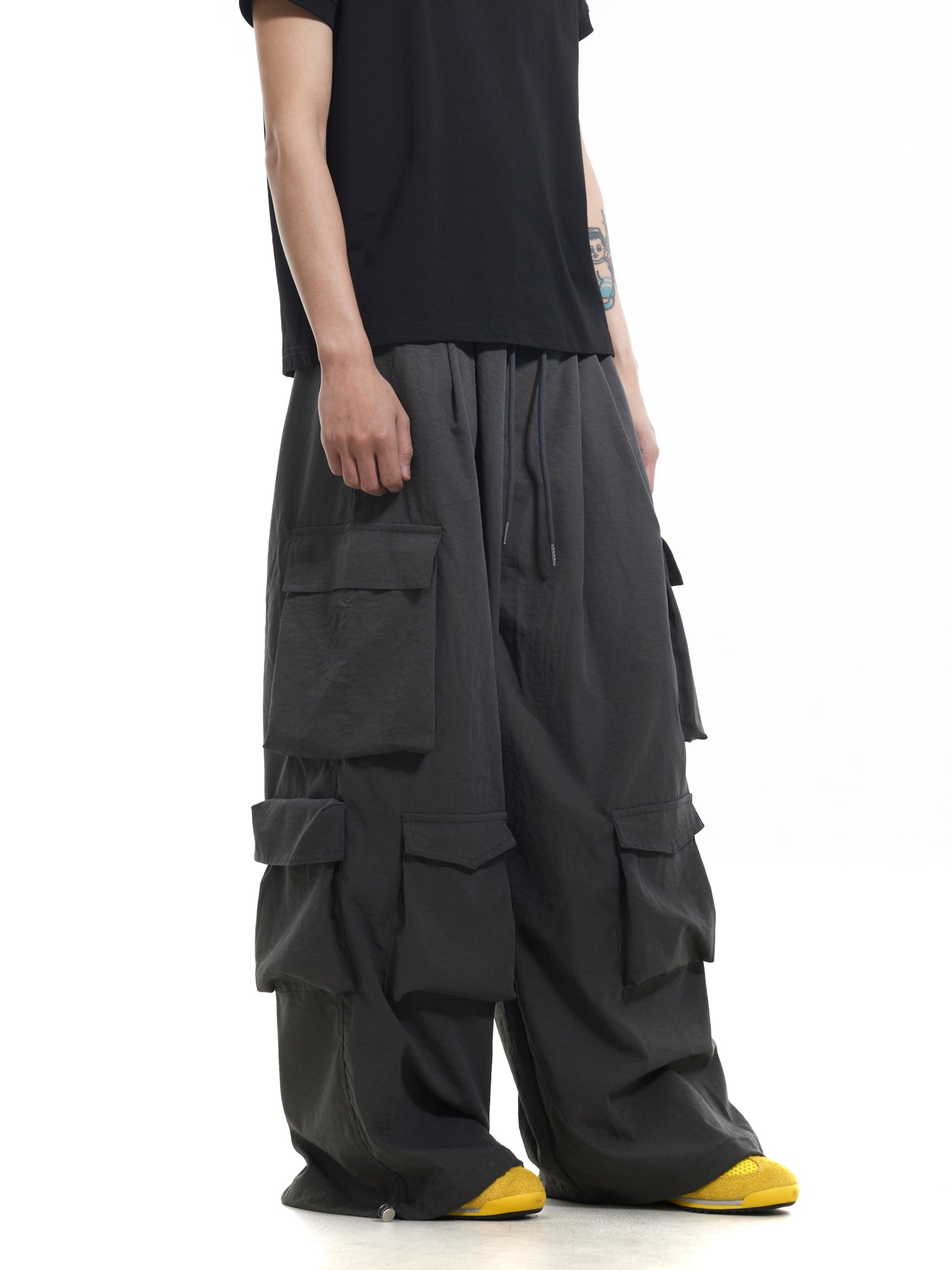 BTSG P0CKETS soft fabric multi-pocket drape Pants