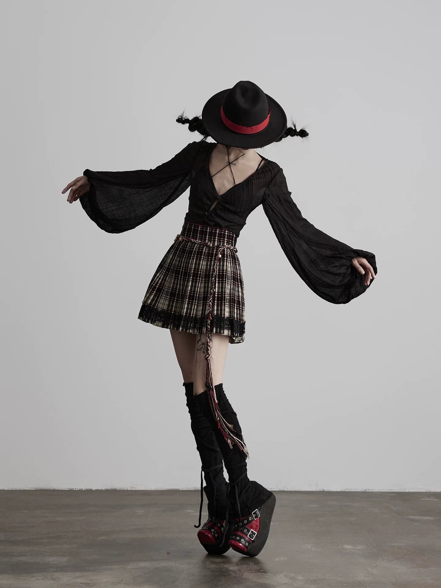 INDULGE Checked Lace Stitching Skirt