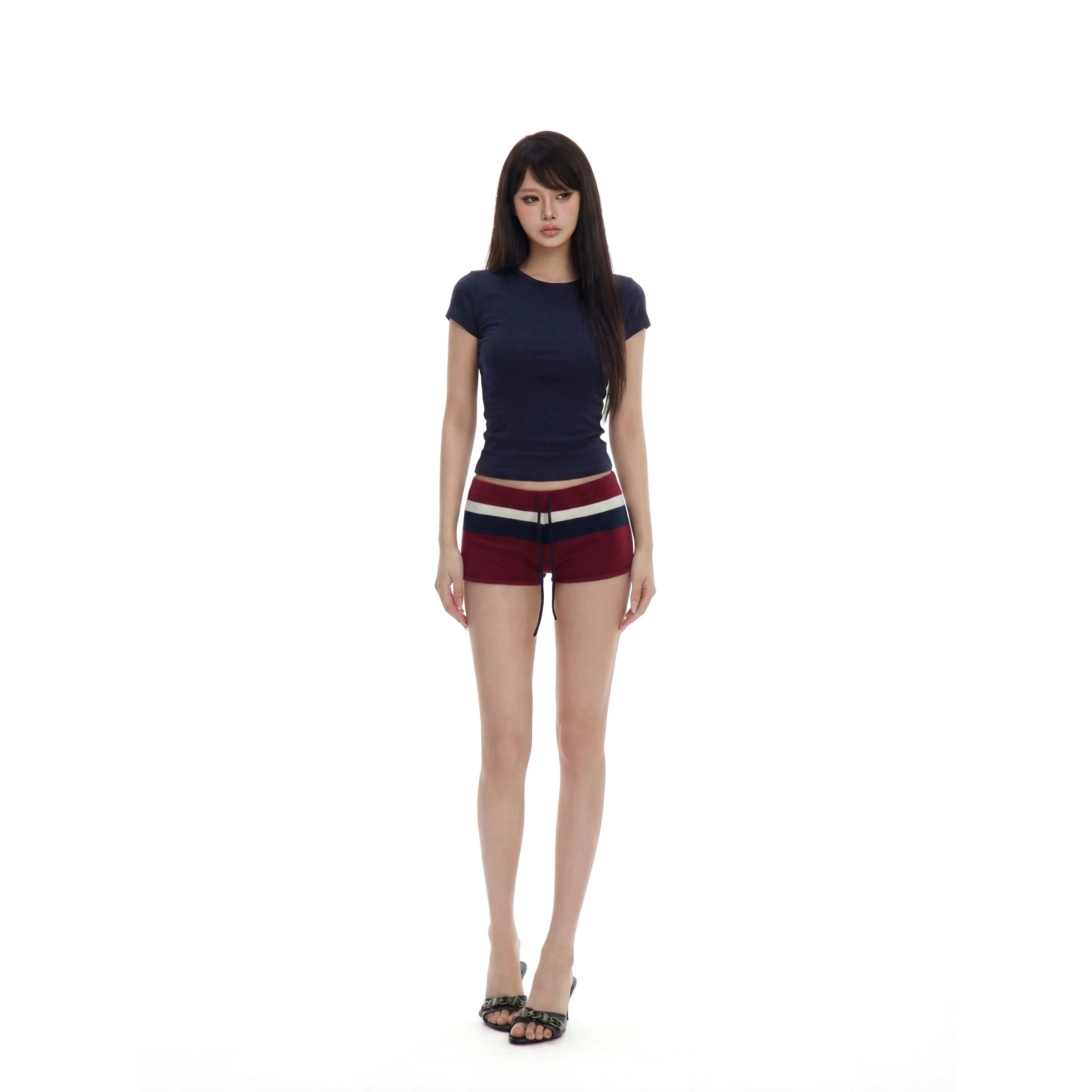 WITHMIN Straight Shoulders Slim and Slim Tee