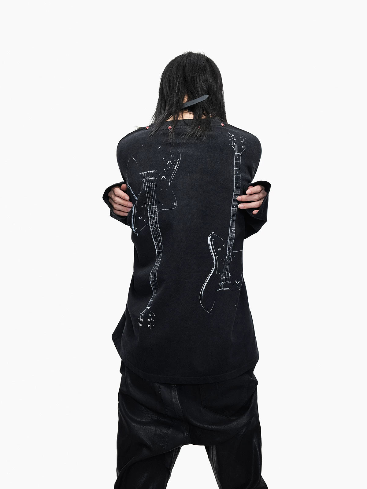 Lightinus Guitar Figure Slogan Print Riveted Long Sleeves