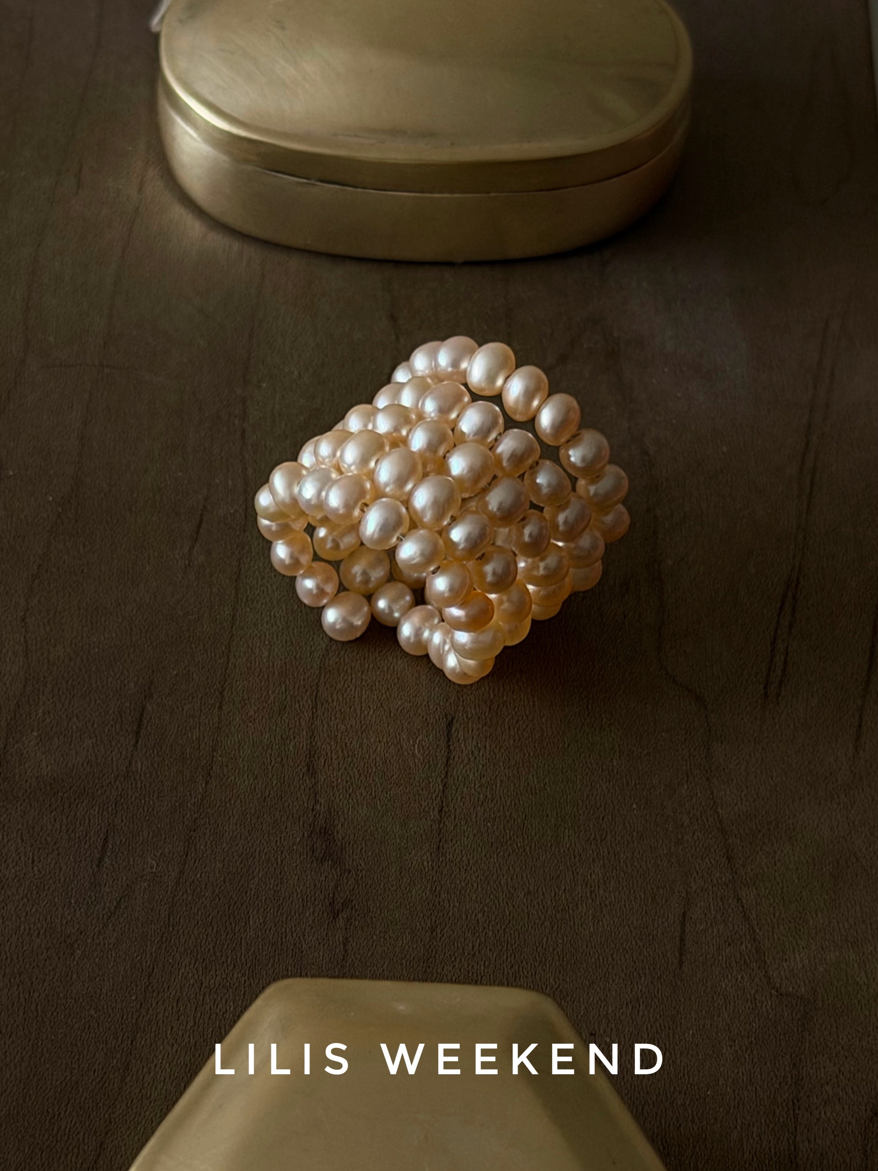 Lilis Weekend Vintage Multi-Layer Stretch Pearl Ring
