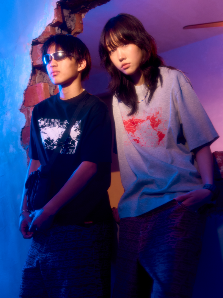 AVENUESON Two-color Internet Map Print LOGO Tee