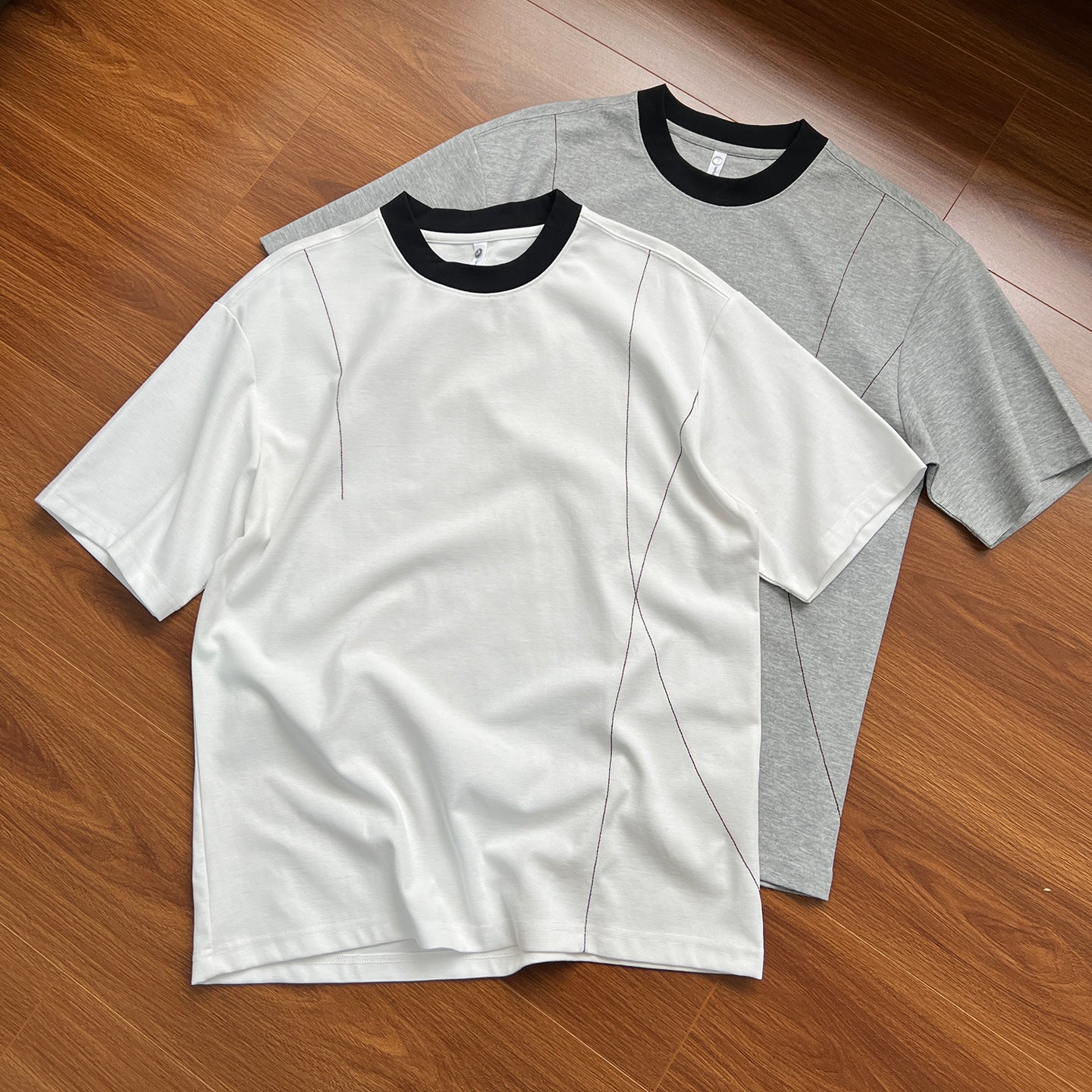 UNF Contrasting Round Neck Casual Front Shoulder Tee