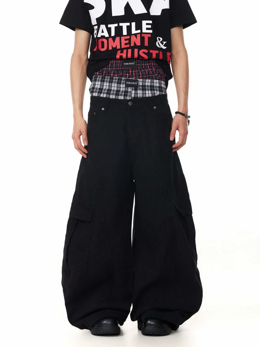 BTSG Retro Deconstructed Multi-pocket Scimitar Cargo Pants