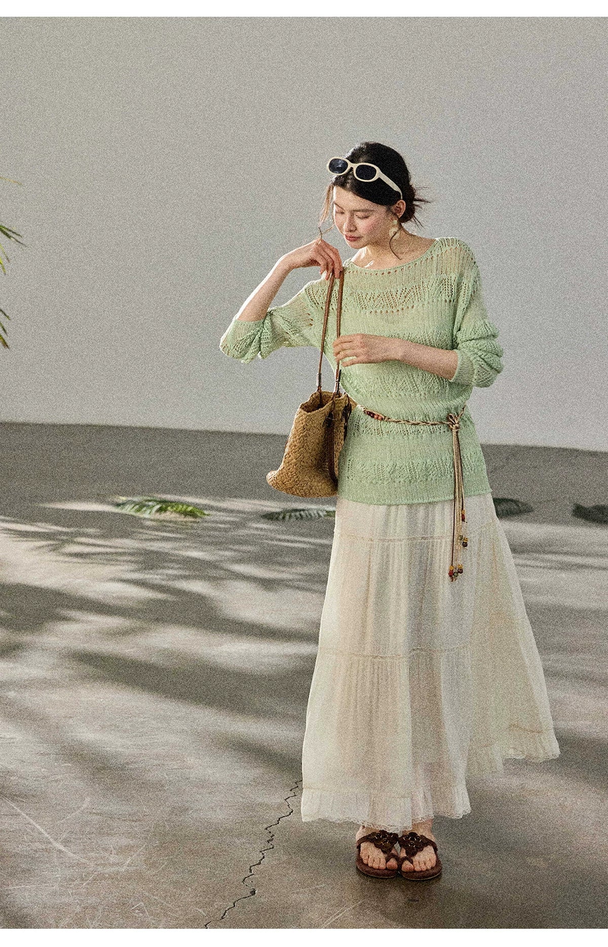 TYANG Round Neck Hollow Light and Loose Long Sleeves