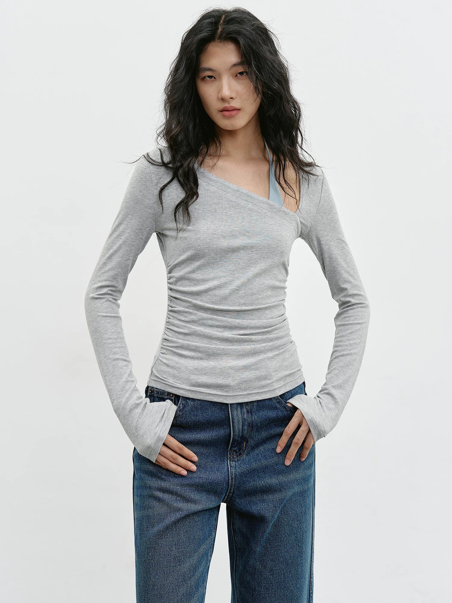 EIGHTHMONTH Slim and Thin Slanted Shoulder Long Sleeves