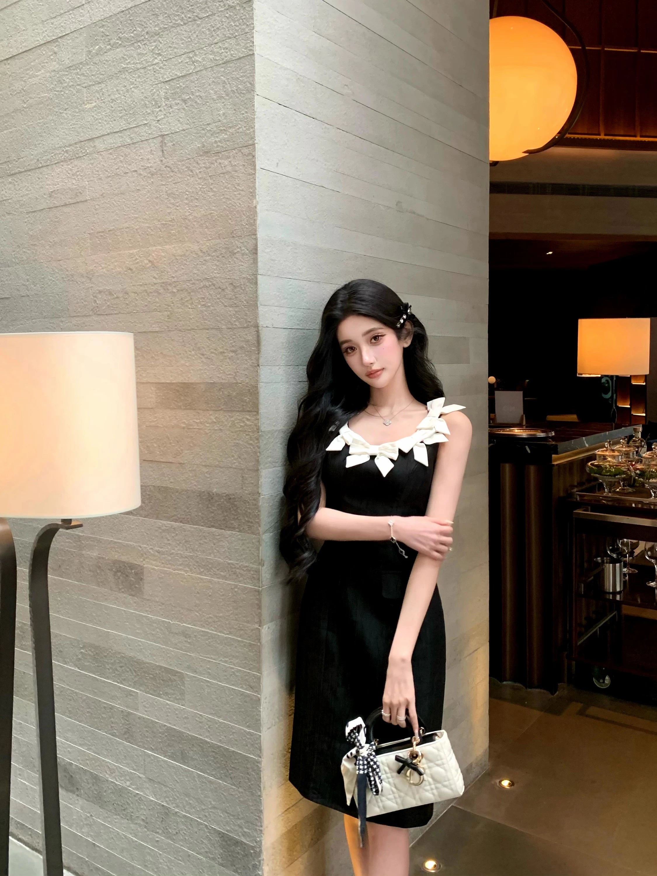 Barb Chill Bow Contrast Dress