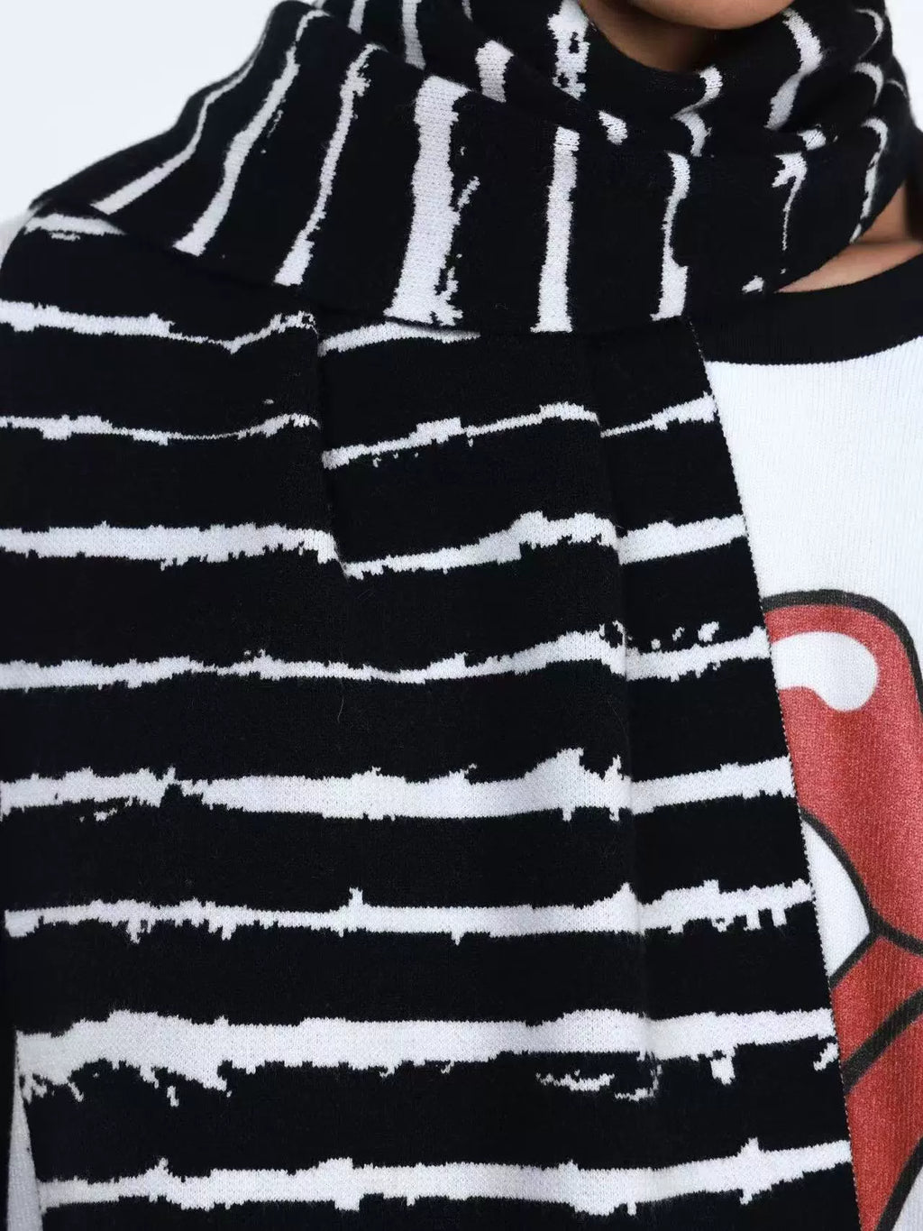 DETW Striped Knitted Fringed Scarf Scarf