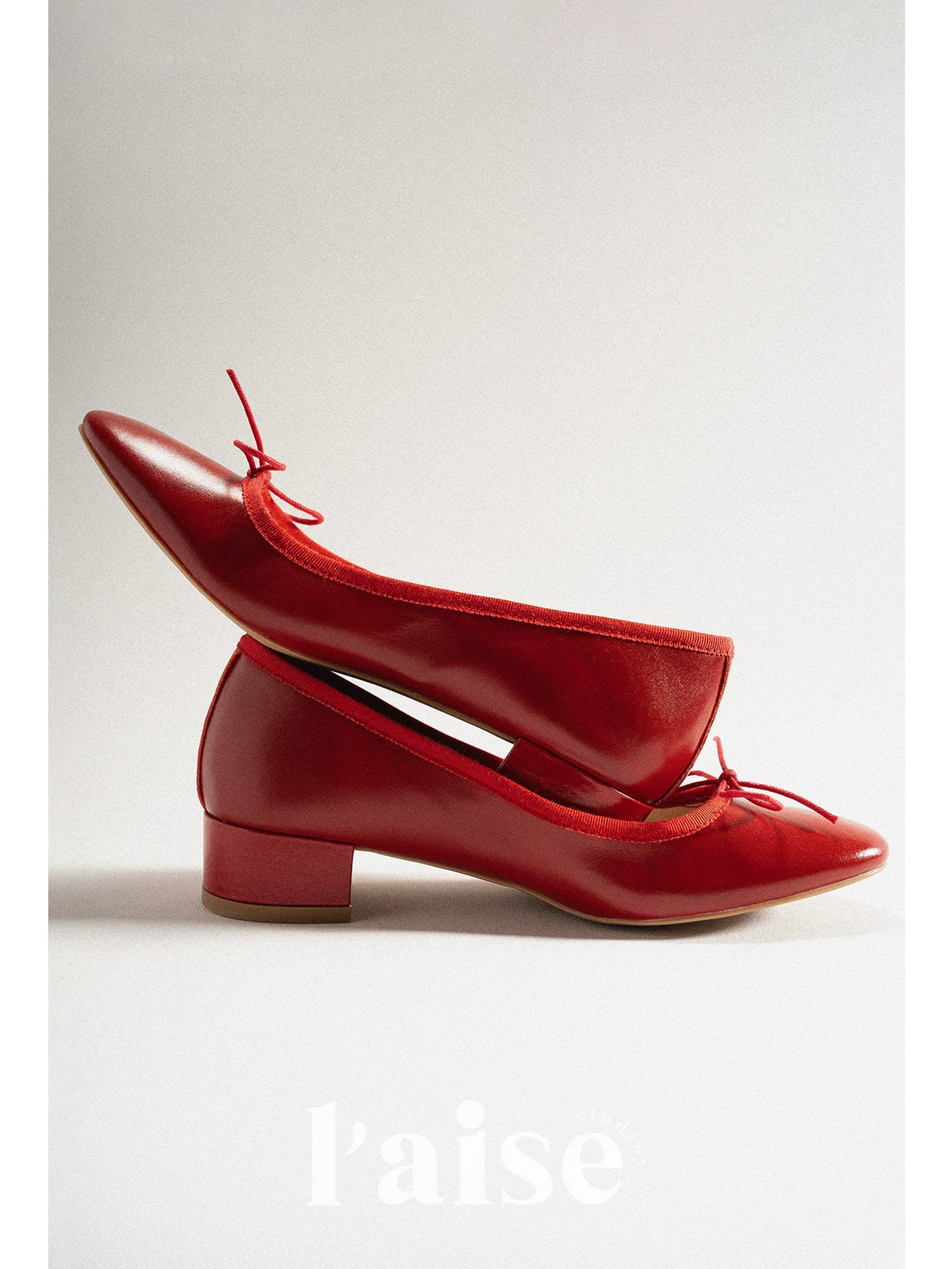 L'aise Shallow Mouth One-pedal Single Shoes