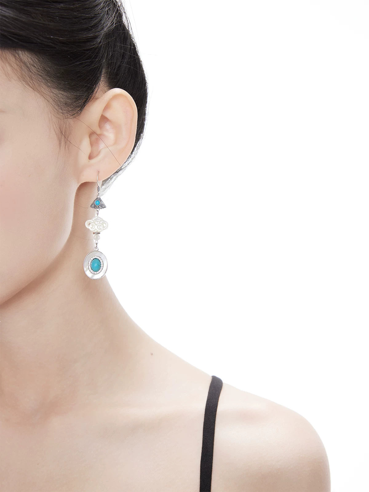 NO SOLUTION Vintage Court Gem Earrings