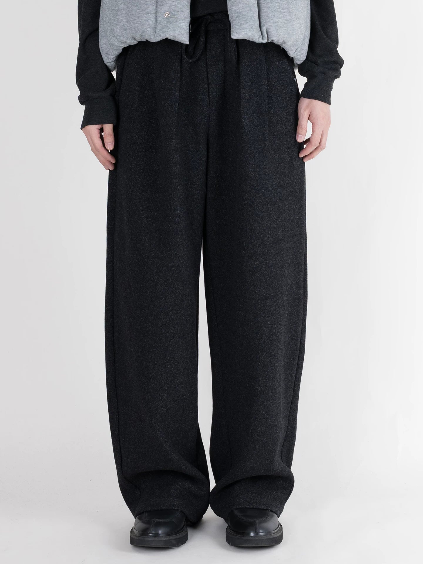 PERDU Cashmere Wool Lyocell Blend Silhouette Knitted Sweatpants