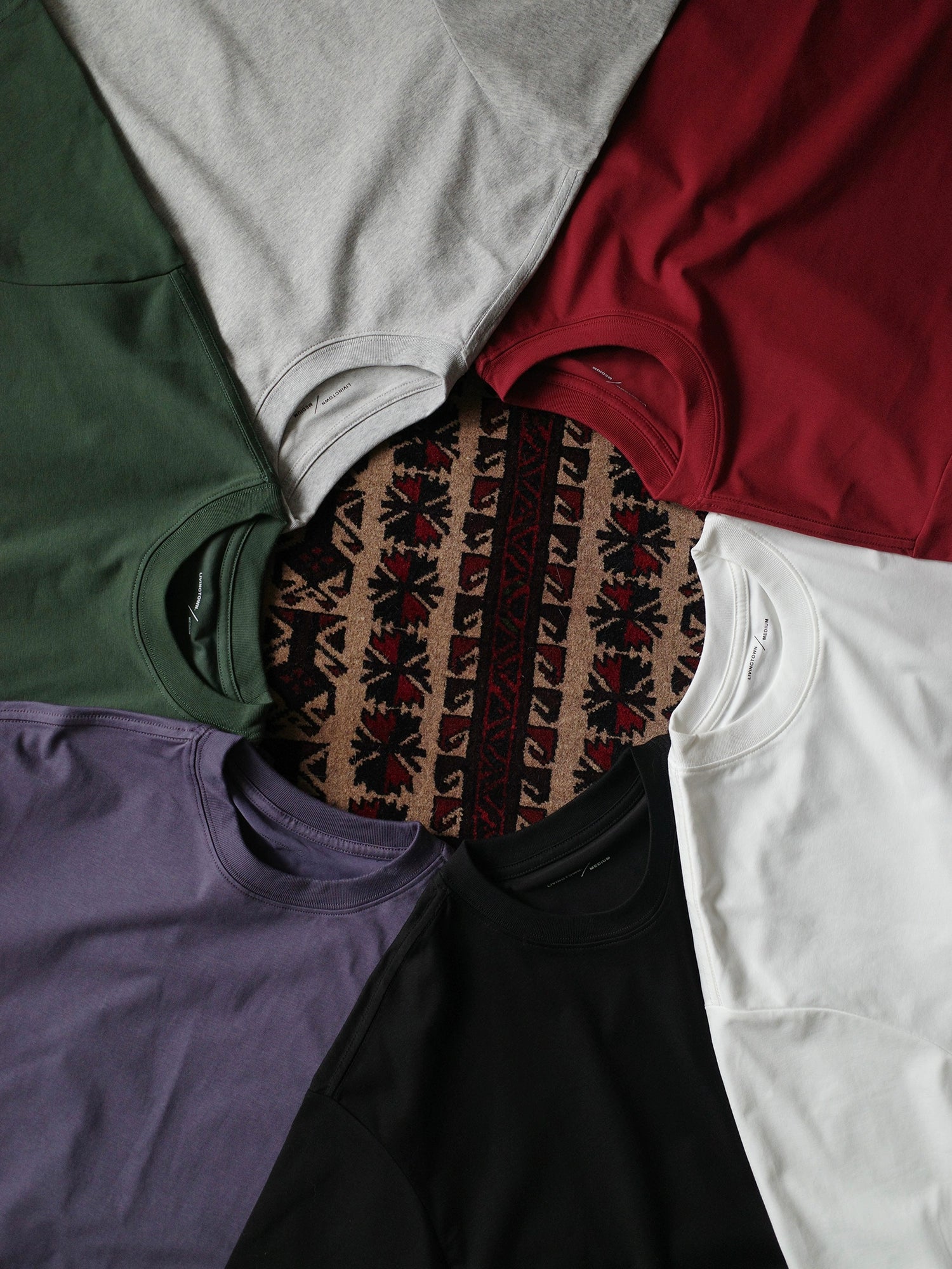 LIVINGTOWN Basic Versatile Simple Tee