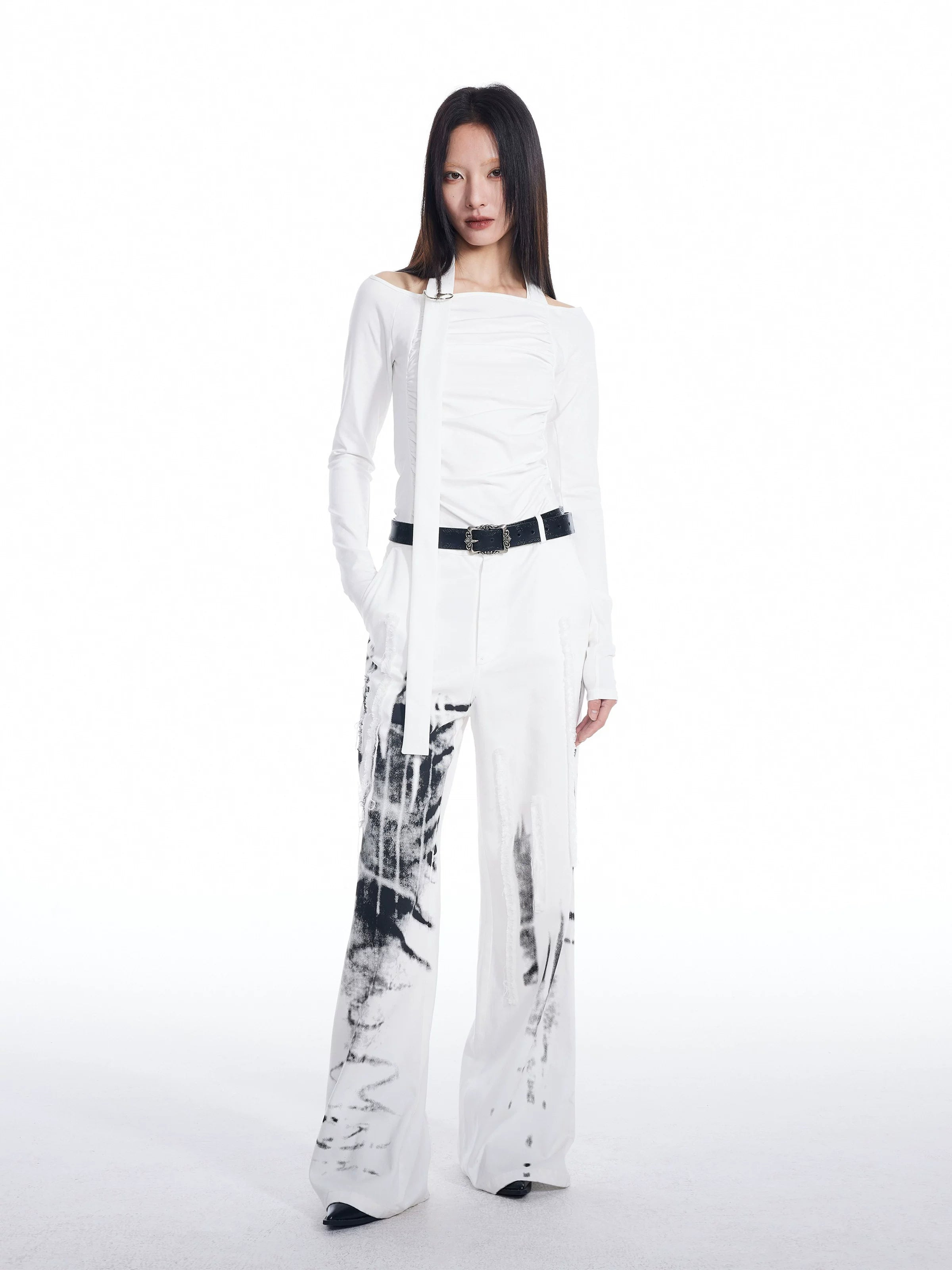 THELIGHT Pleated Metal Buckle Decorative Off-the-shoulder Long Sleeve