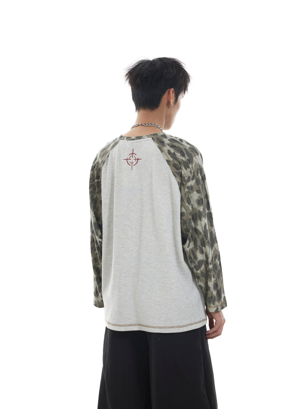 BTSG camouflage splicing ripped shoulder long sleeve Tee