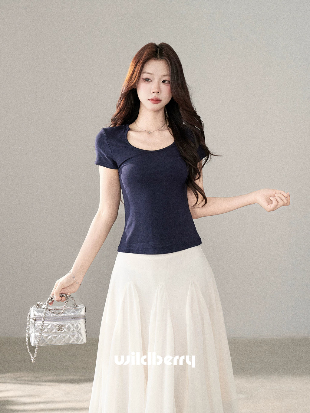 Wildberry U-neck Casual Slim and Thin Tee