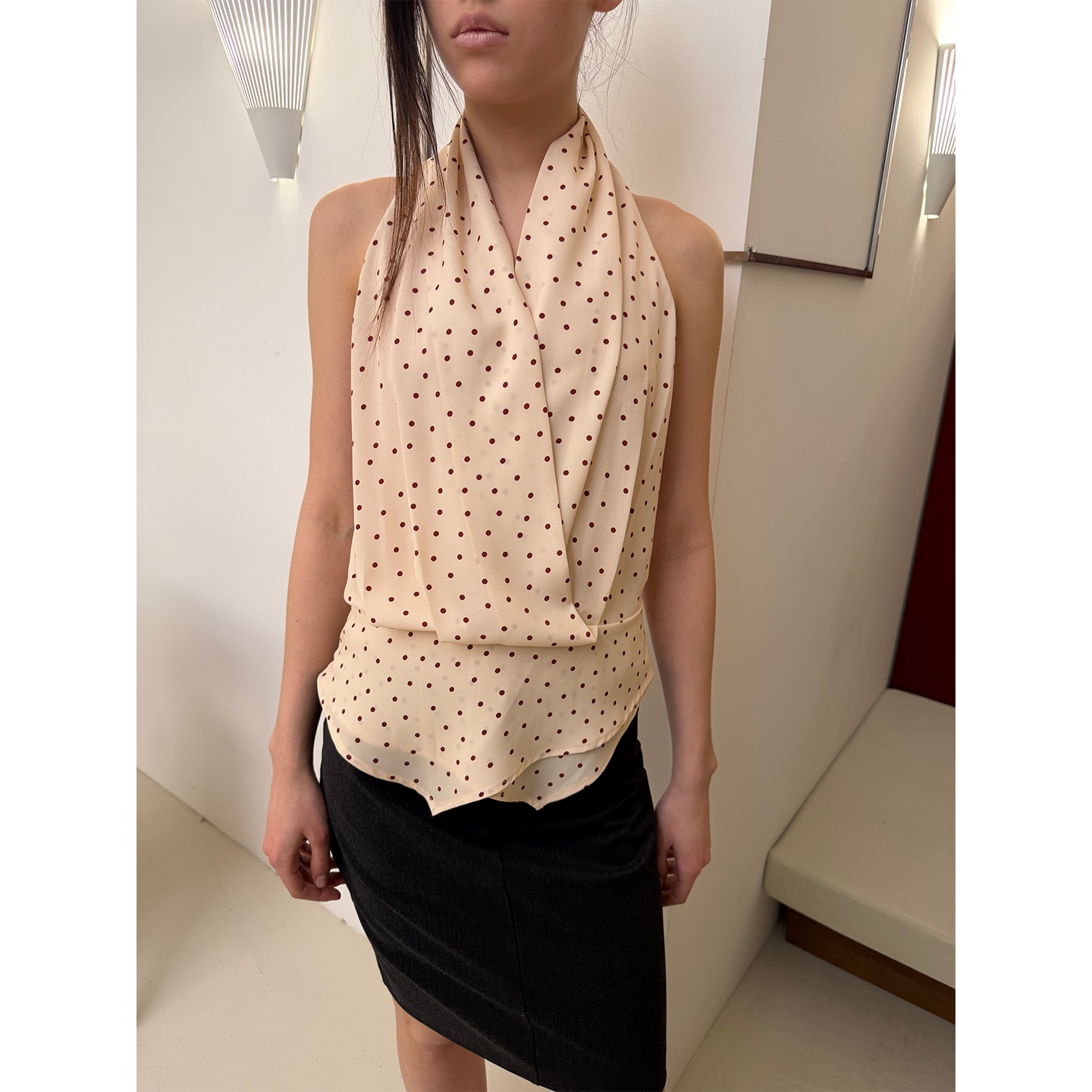 Set for life Sleeveless neck cross collar waist top