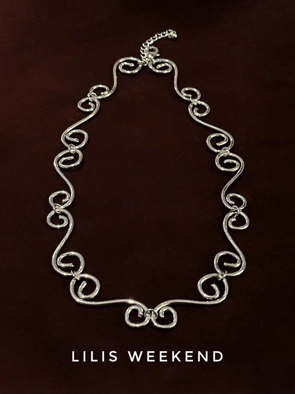 Lilis Weekend Premium Aura Niche Necklace