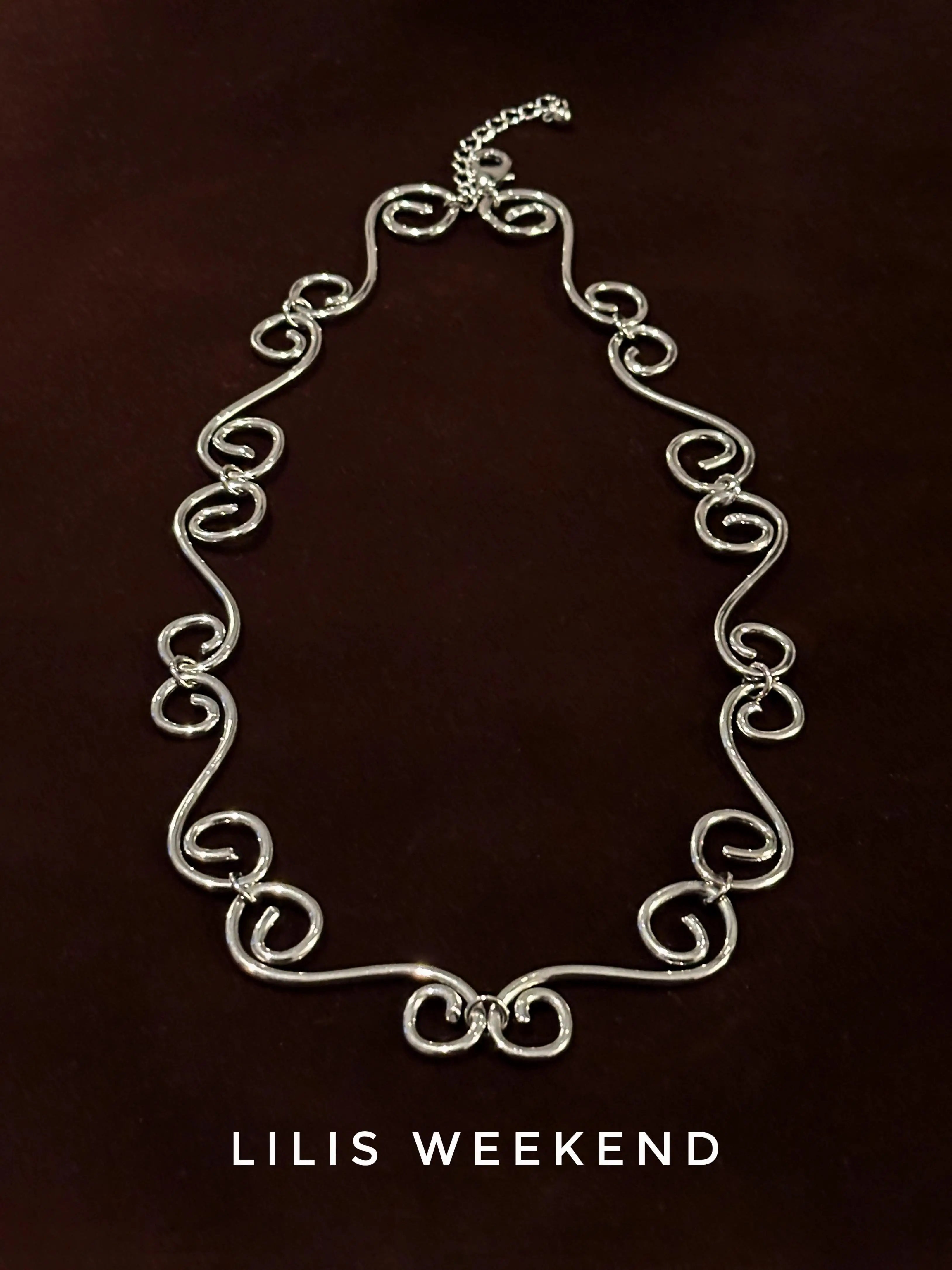 Lilis Weekend Premium Aura Niche Necklace