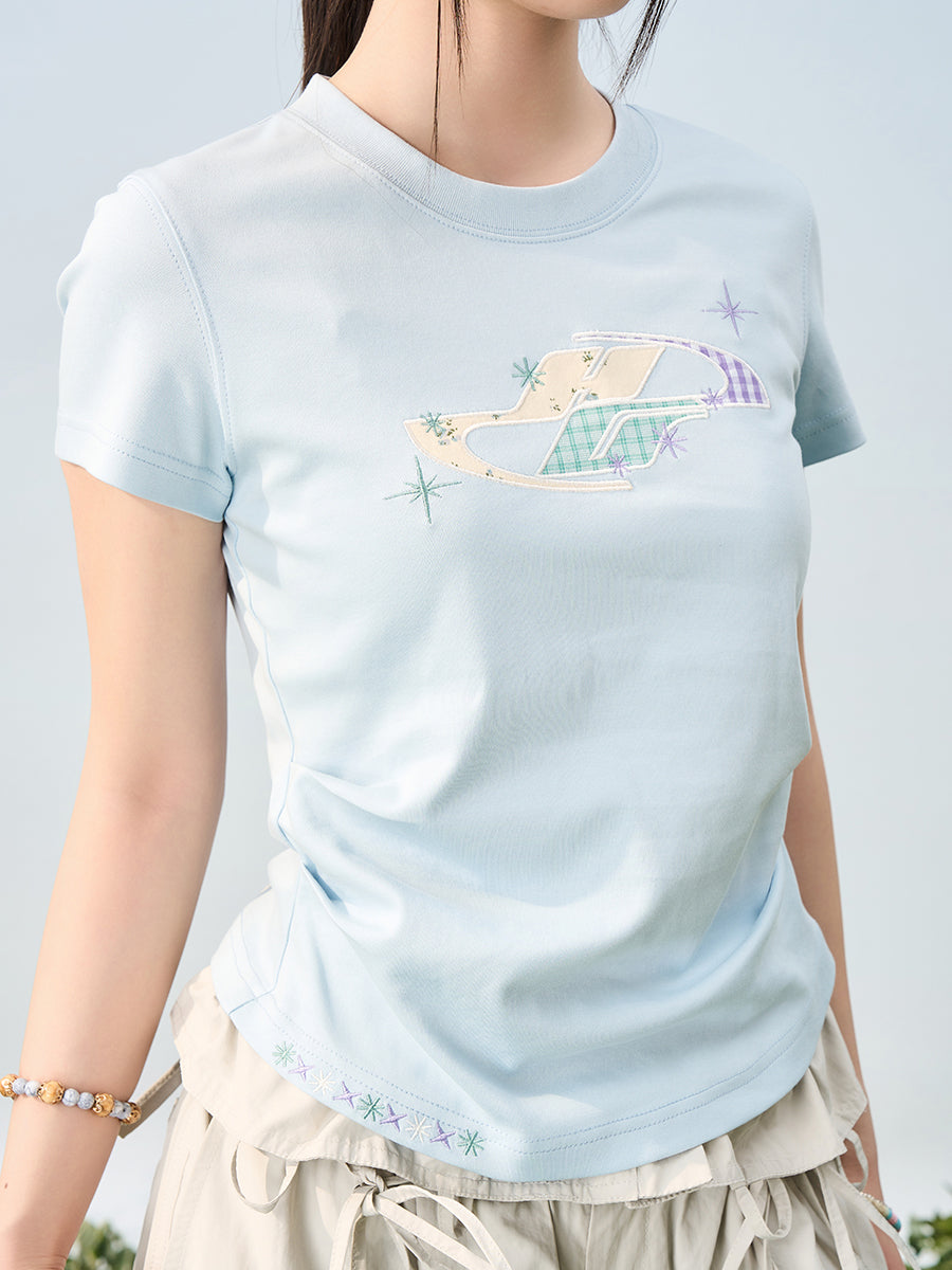 HACR Childlike Floral Applique Embroidered Pleated Slim Tee