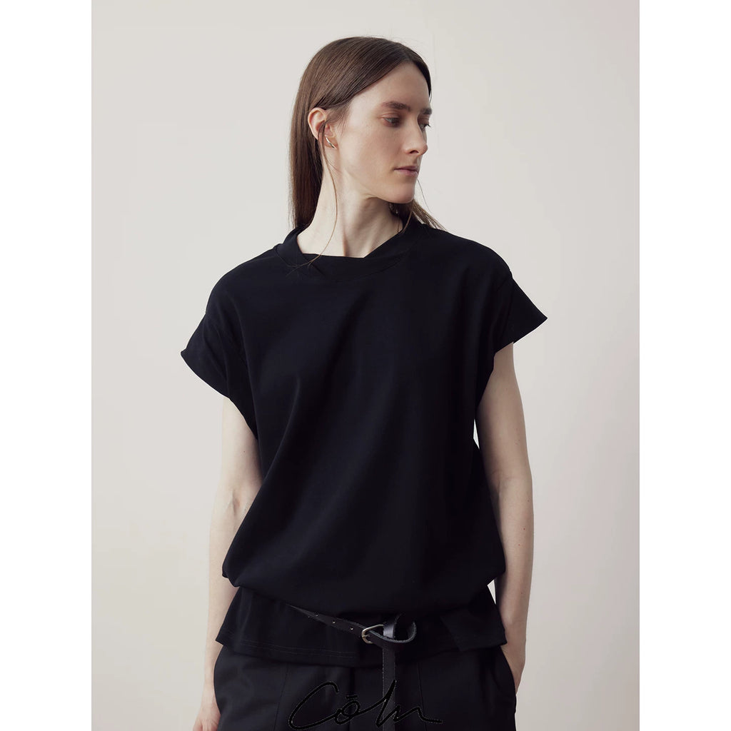 COLN Minimalist Round Neck Tee