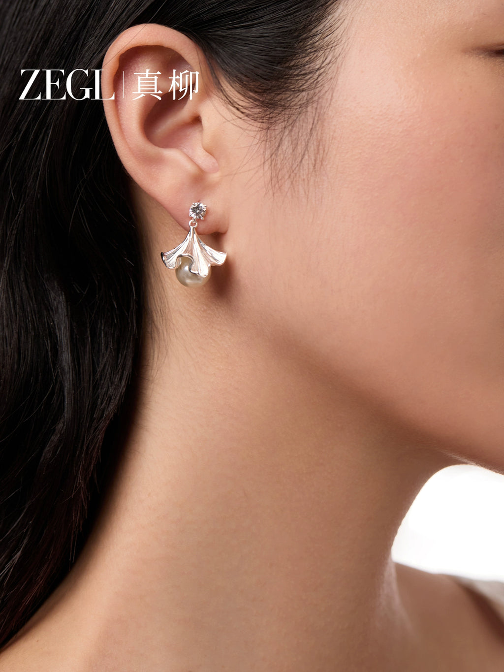 ZEGL Pearl Flower Stud Earrings