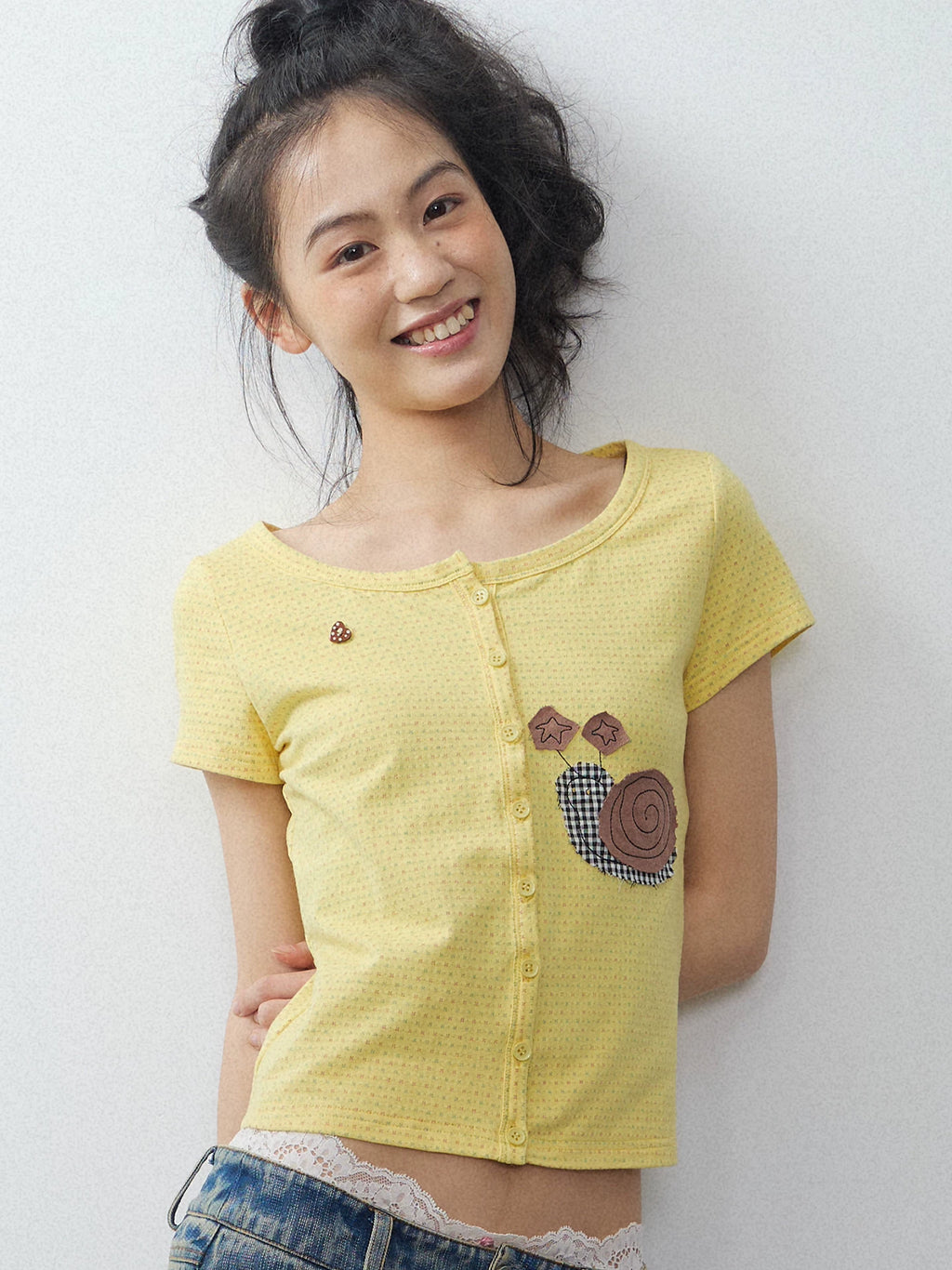 In Two Twos Snail Patch Embroidered Casual Tee