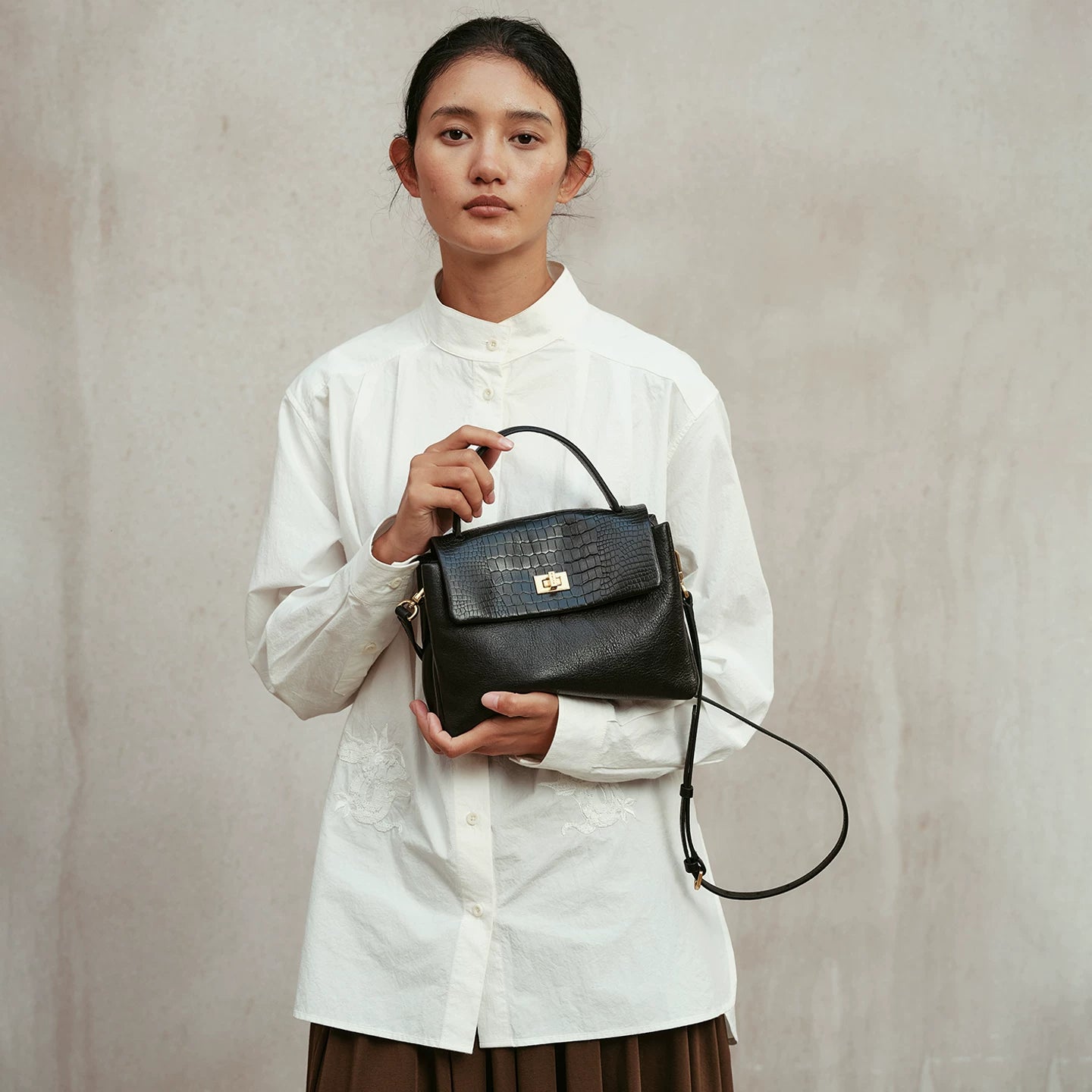 AVALEA Color-matching Shoulder Bag