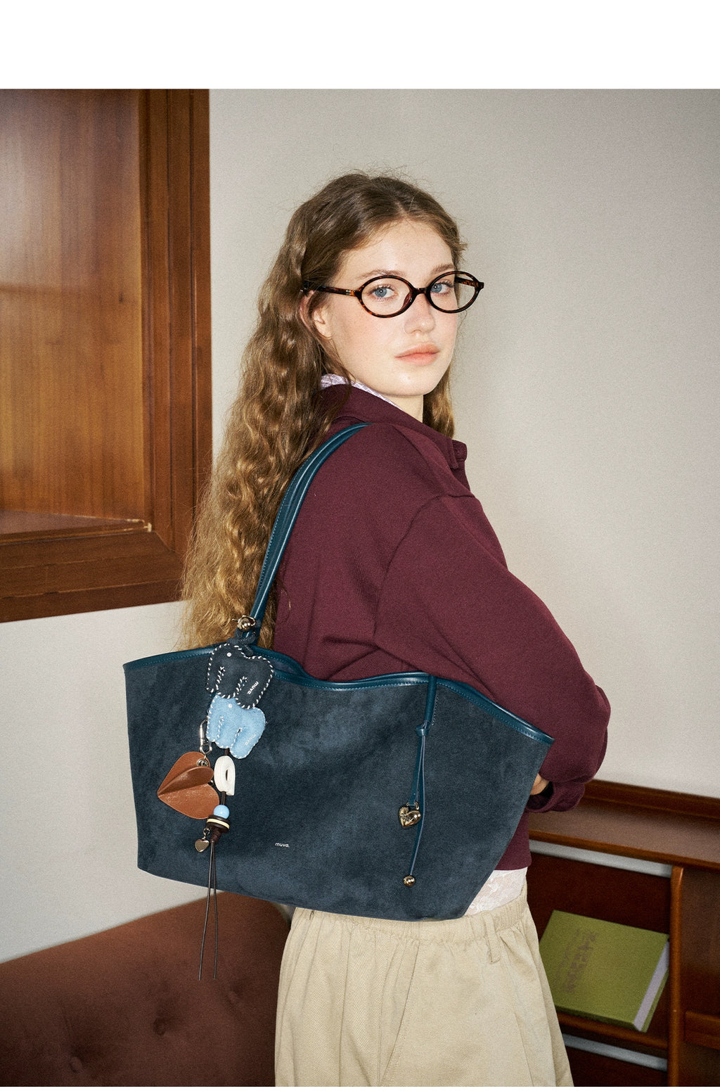 MUVA Lightweight Large Capacity Shoulder Bag