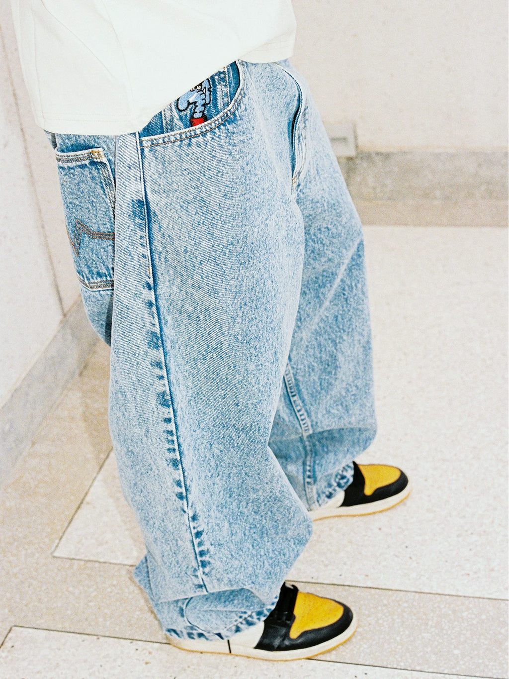MindError Vintage Baby Elephant Embroidered Loose Straight Jeans