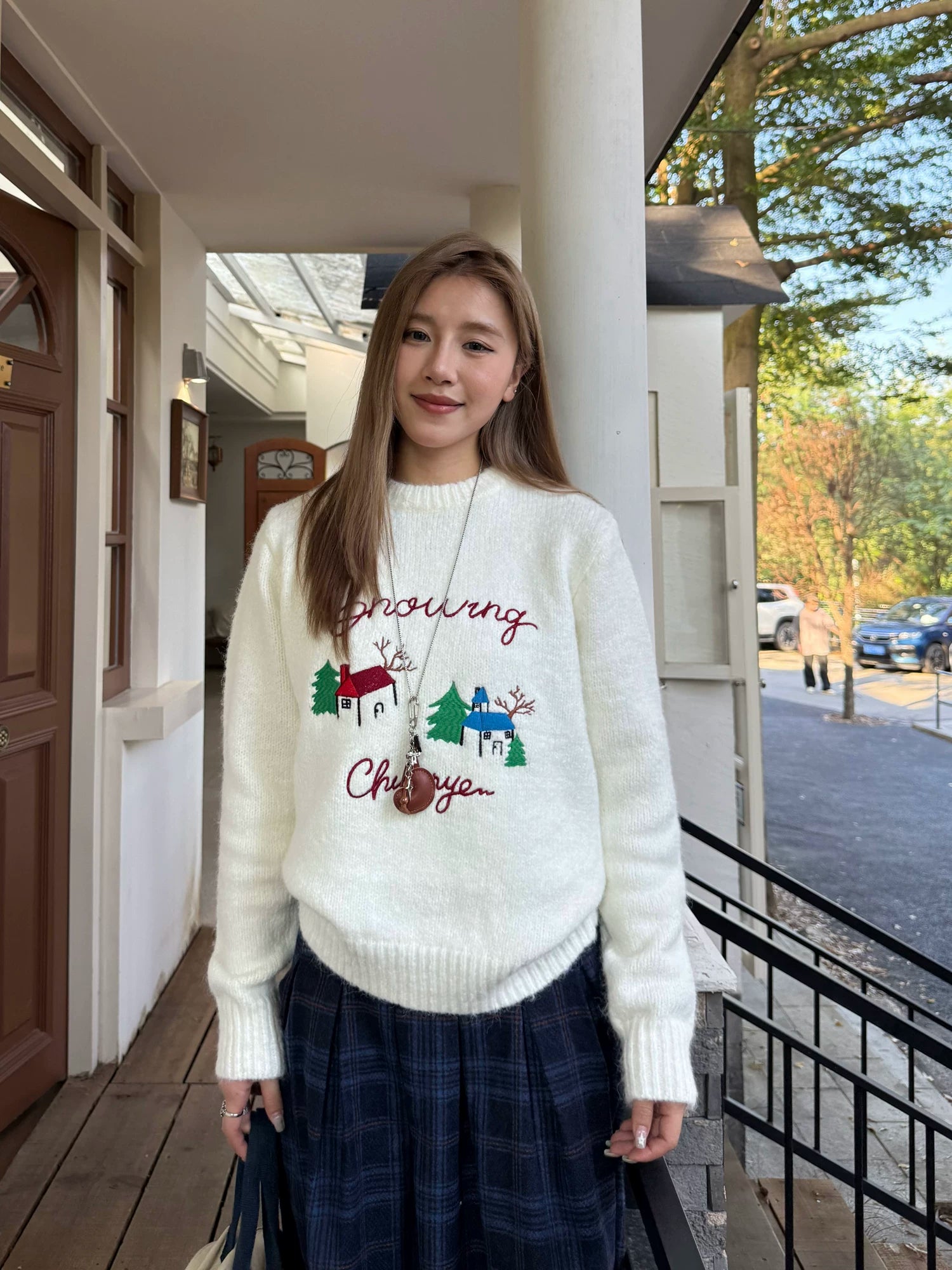 CCYE Vintage Embroidered Crew Neck Pullover Knitted Sweater