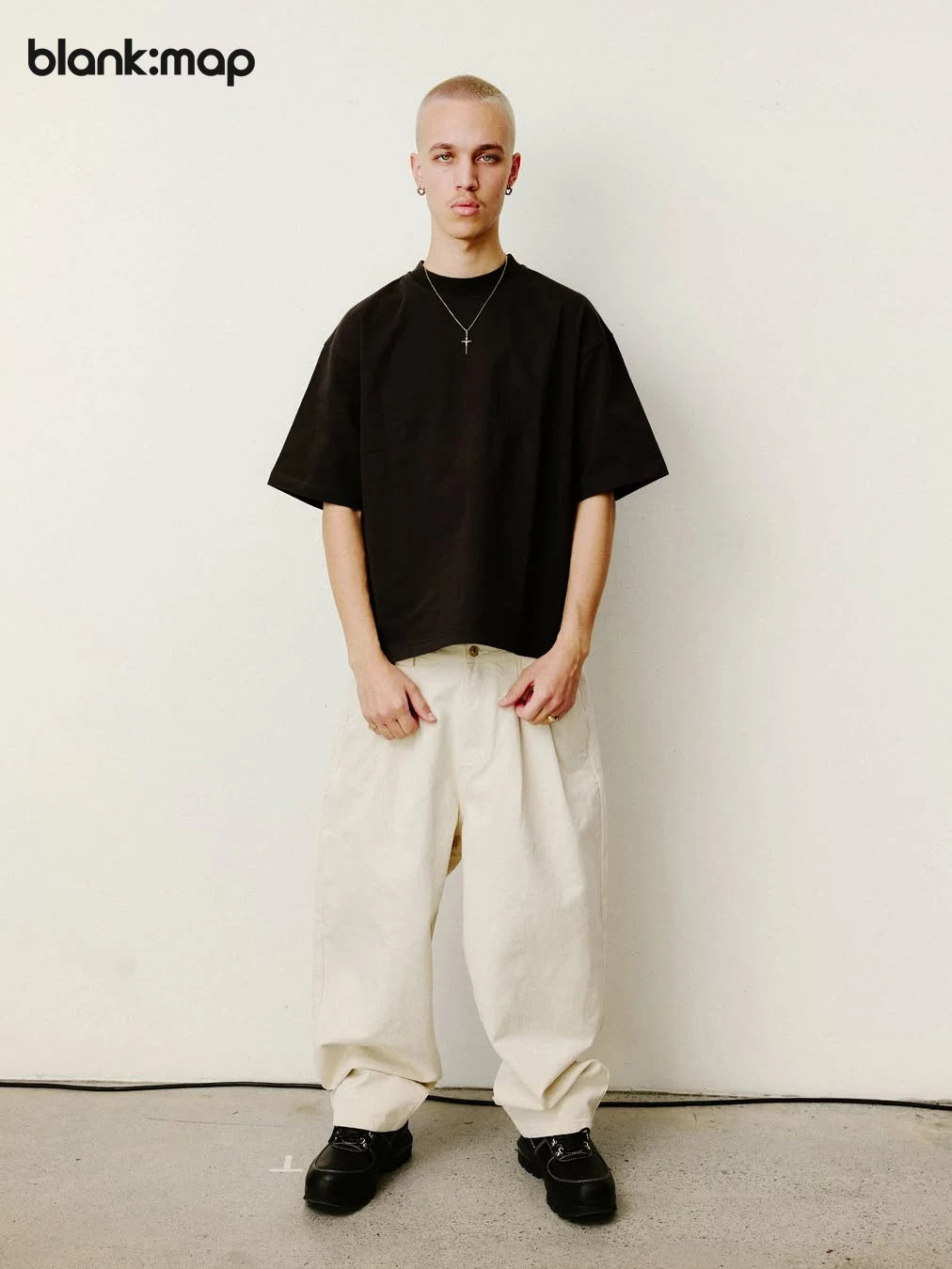 Blank Map Cool Loose Small Neckline Tee