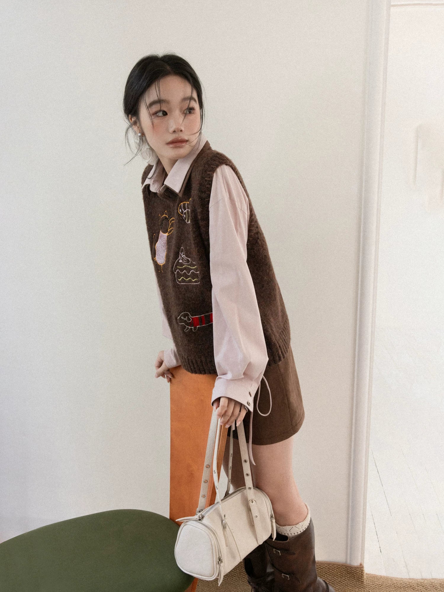 CantonStory Vintage Cartoon Embroidered Knitted Vest