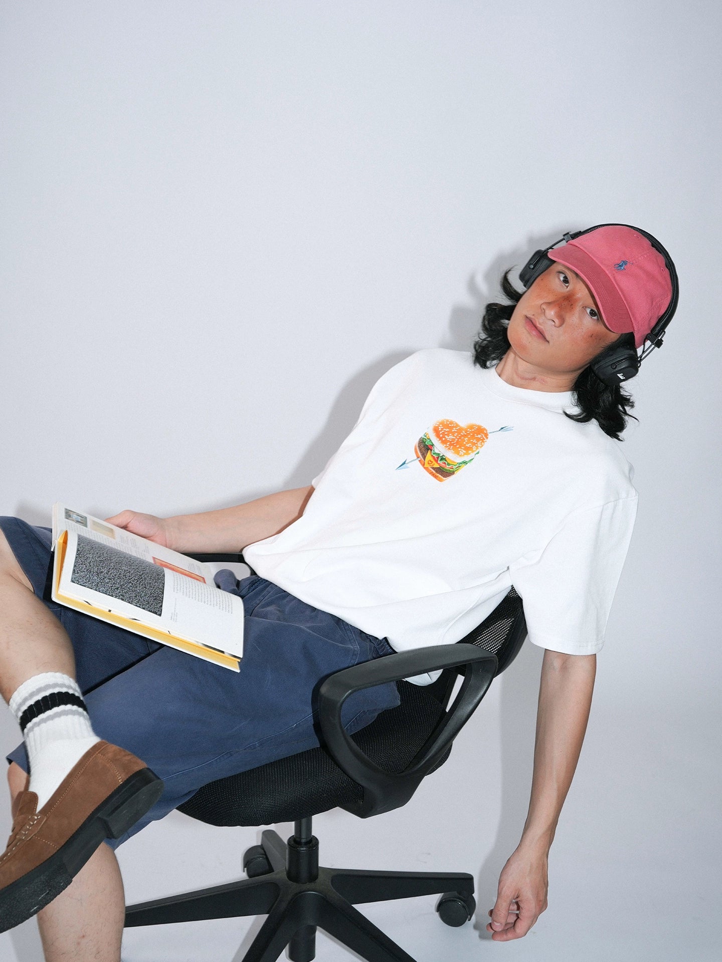 O3PARK Loose and Versatile "Love Burger" Printed Tee