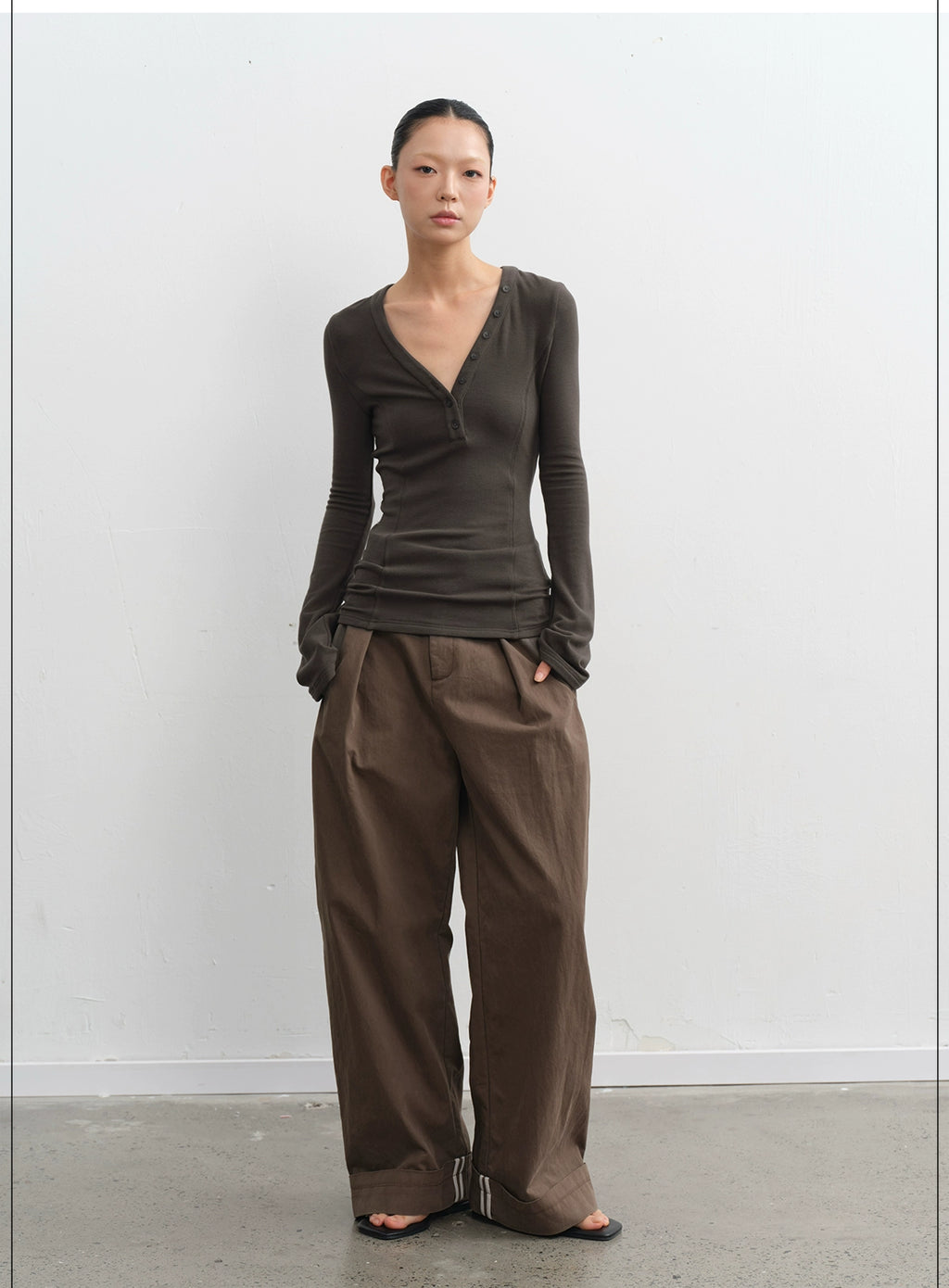 LINY LIBERTY Vintage Classic V-Neck Slim Sleeve