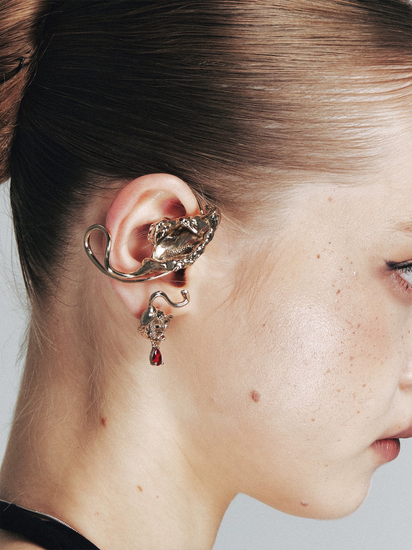 1JINN Vintage Metal Flower Earrings