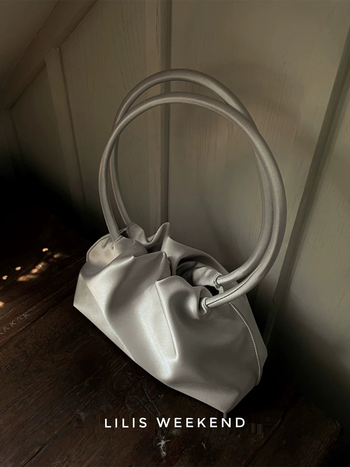 Lilis Weekend Retro Trendy Tote Bag