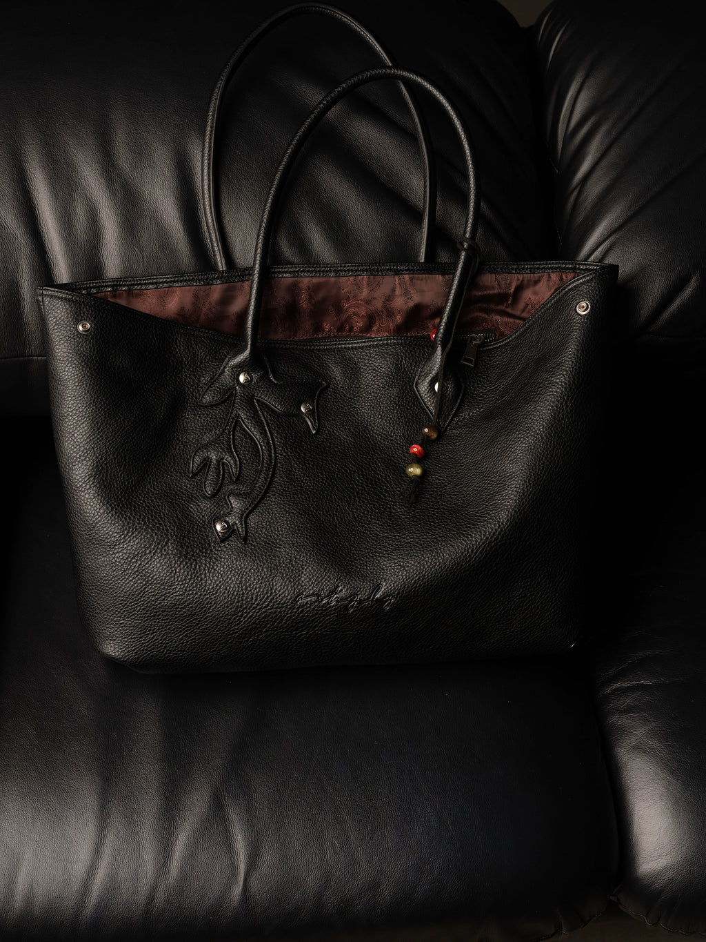 NOT UGLY 25AW Double-sided dark brown red inner three-dimensional honeysuckle flower portable lychee leather shoulder oblique span bag