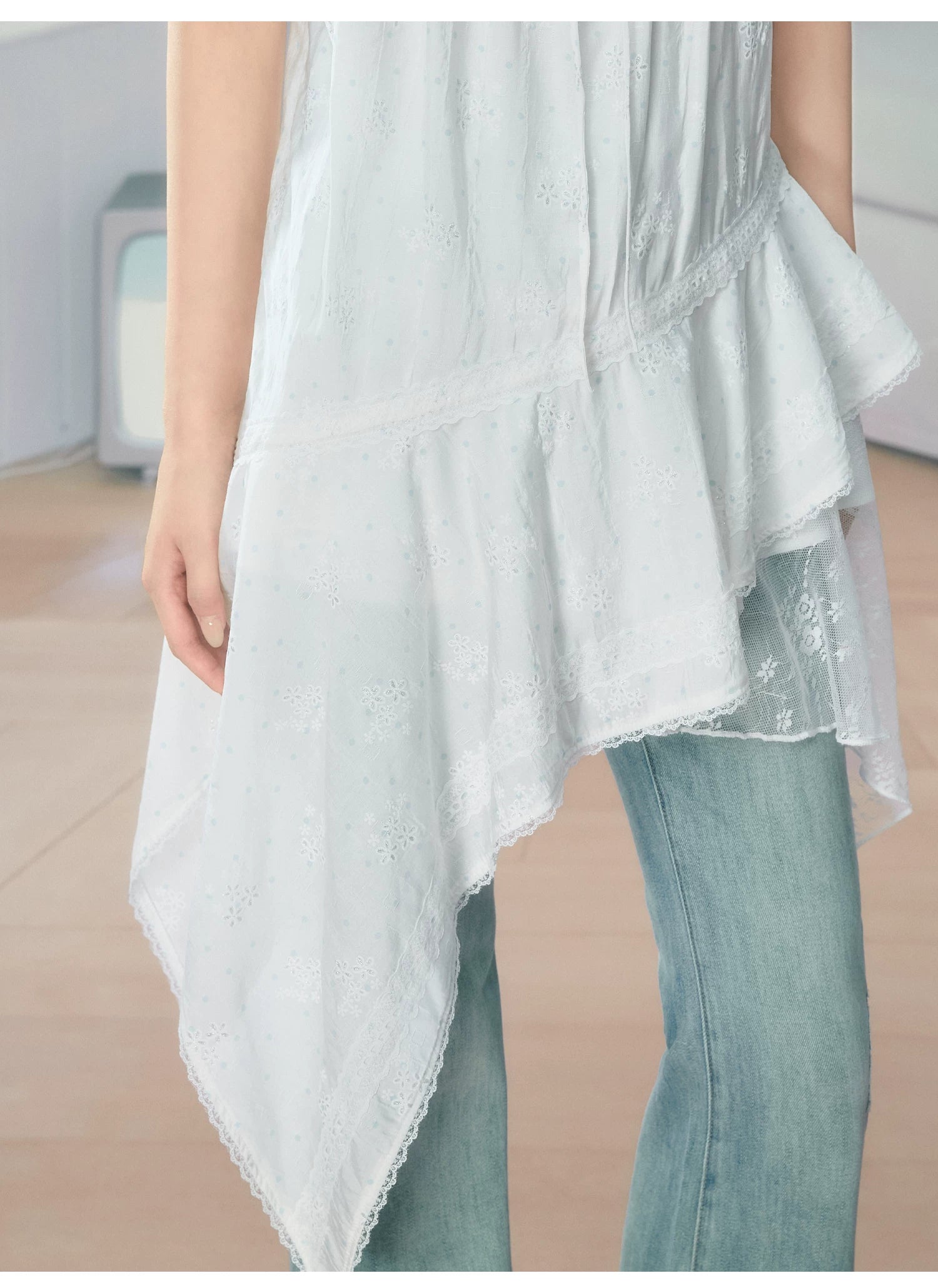 Ablueberry Floral Irregular Lace Suspender Skirt