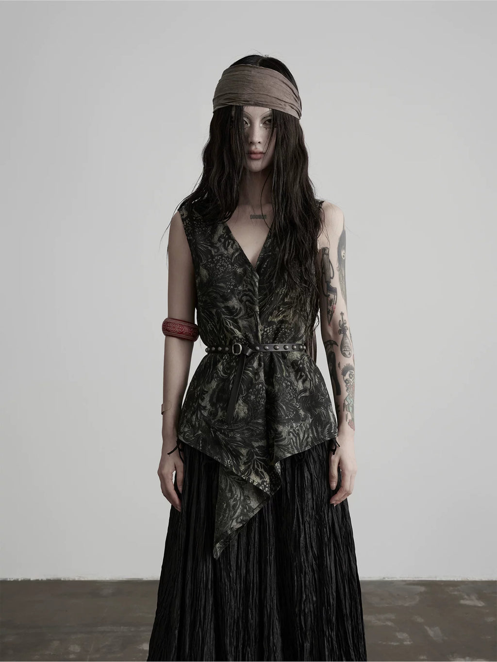 INDULGE Oil Painting Drawing Strap Waist Tee