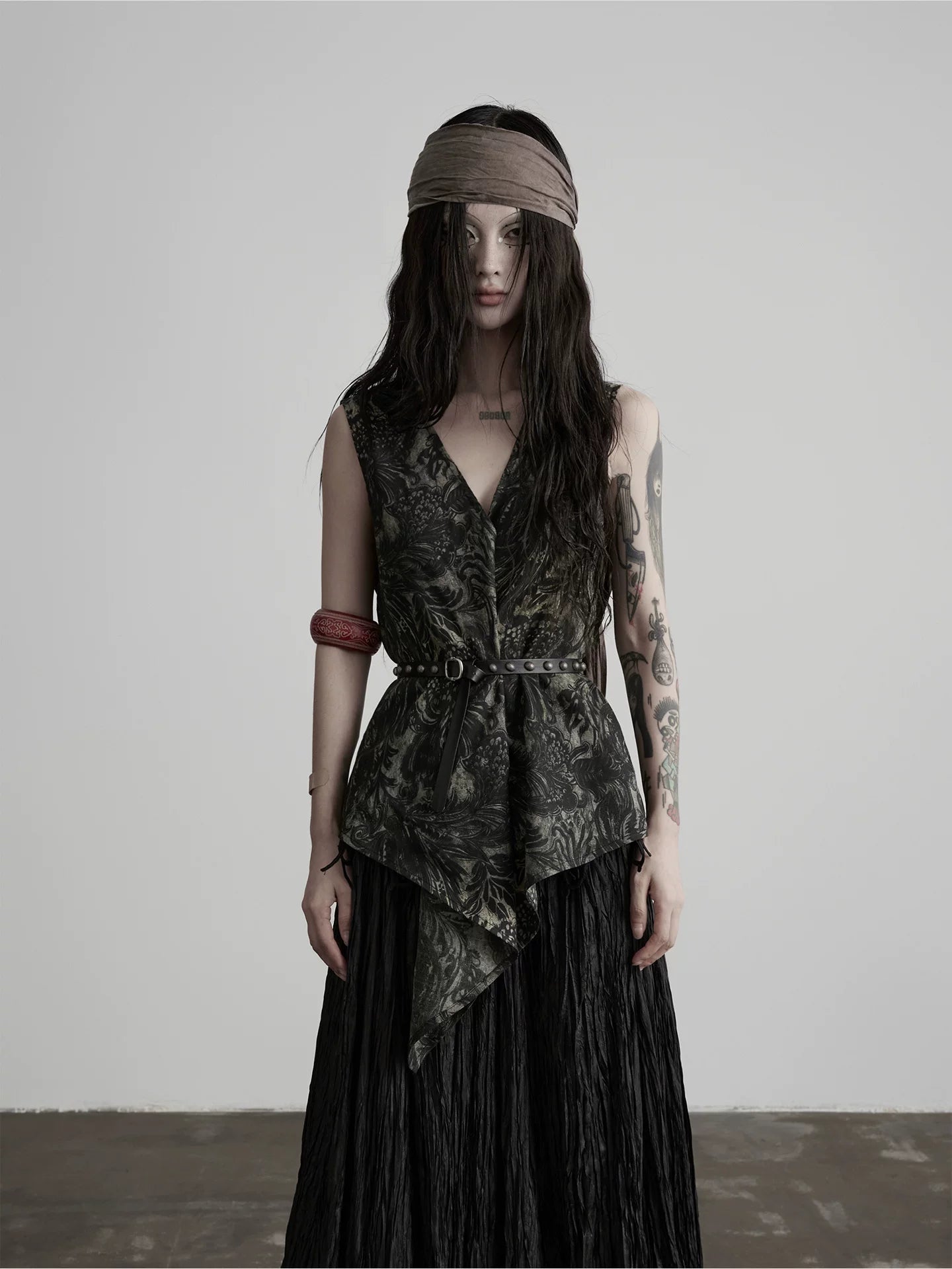 INDULGE Oil Painting Drawing Strap Waist Tee
