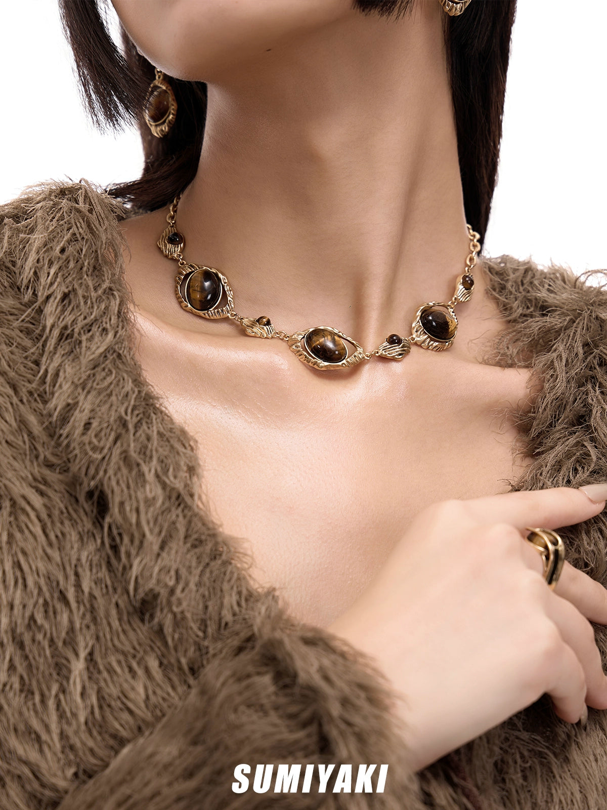 SUMIYAKI Retro Light Luxury Button Clavicle Chain