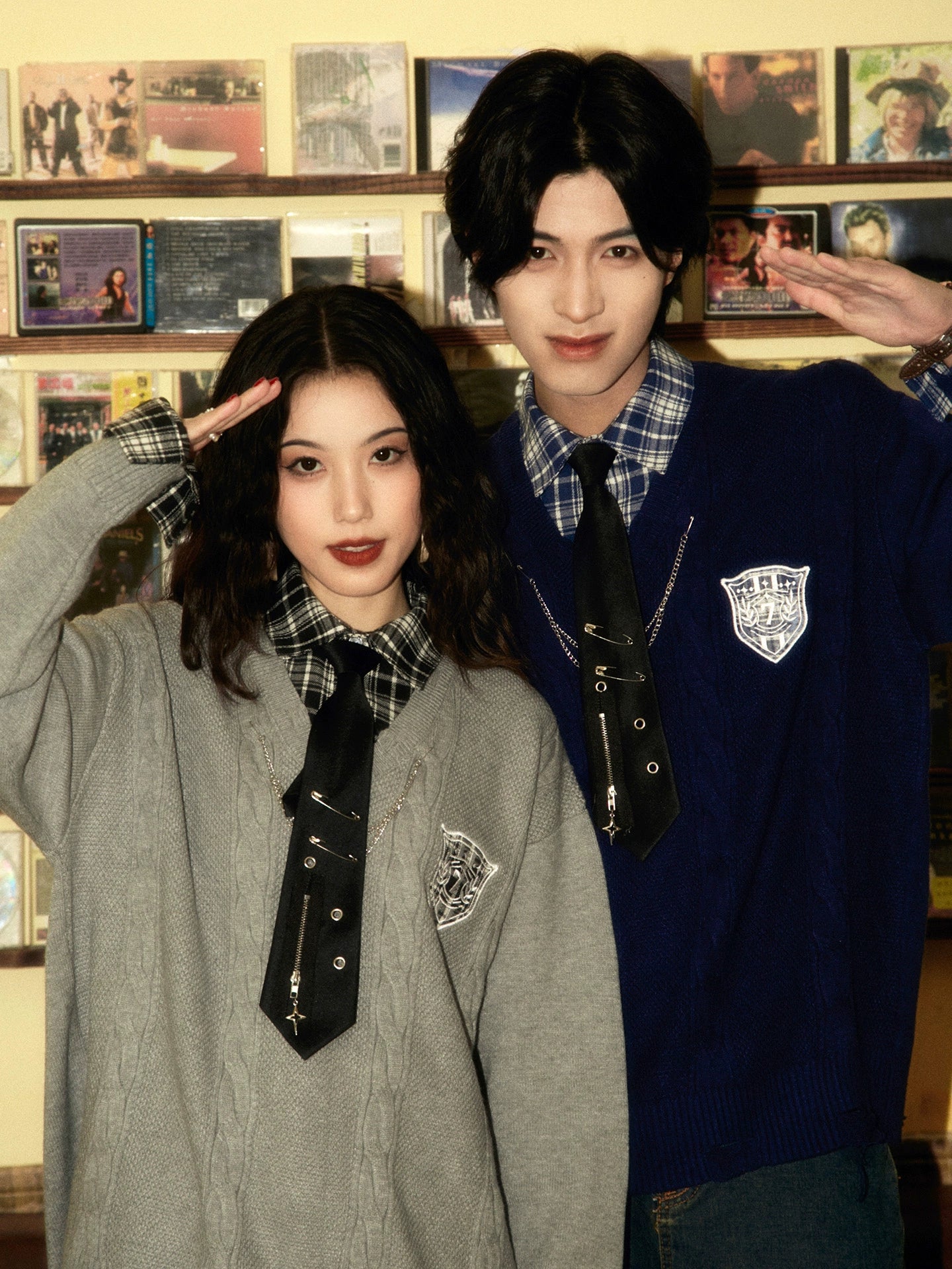 ALOHA Vintage Niche Tie Fake Two-piece Sweater