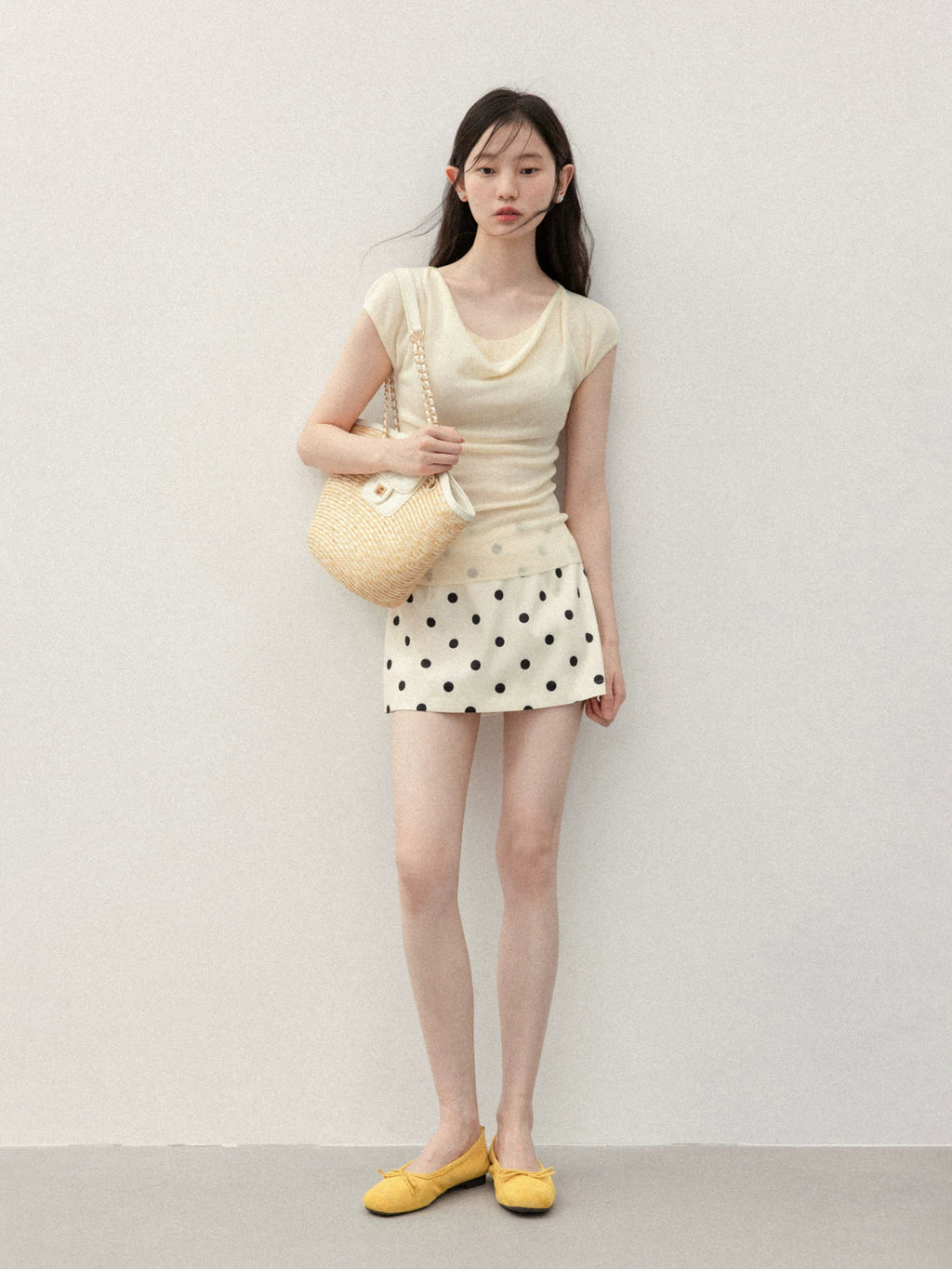 Cantonstory Slim Fit and Thin Waist Short Sleeve Knitted Tee