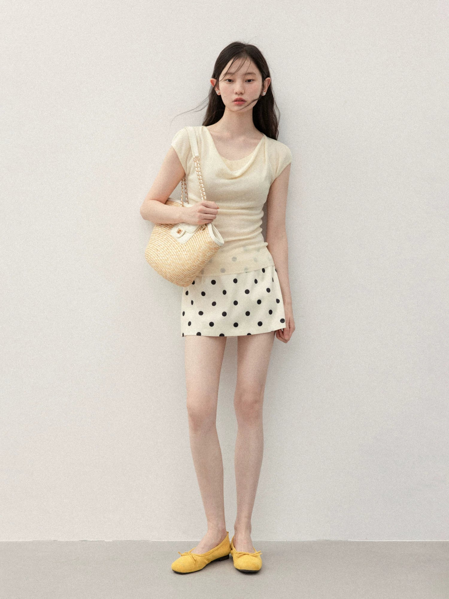 Cantonstory Slim Fit and Thin Waist Short Sleeve Knitted Tee