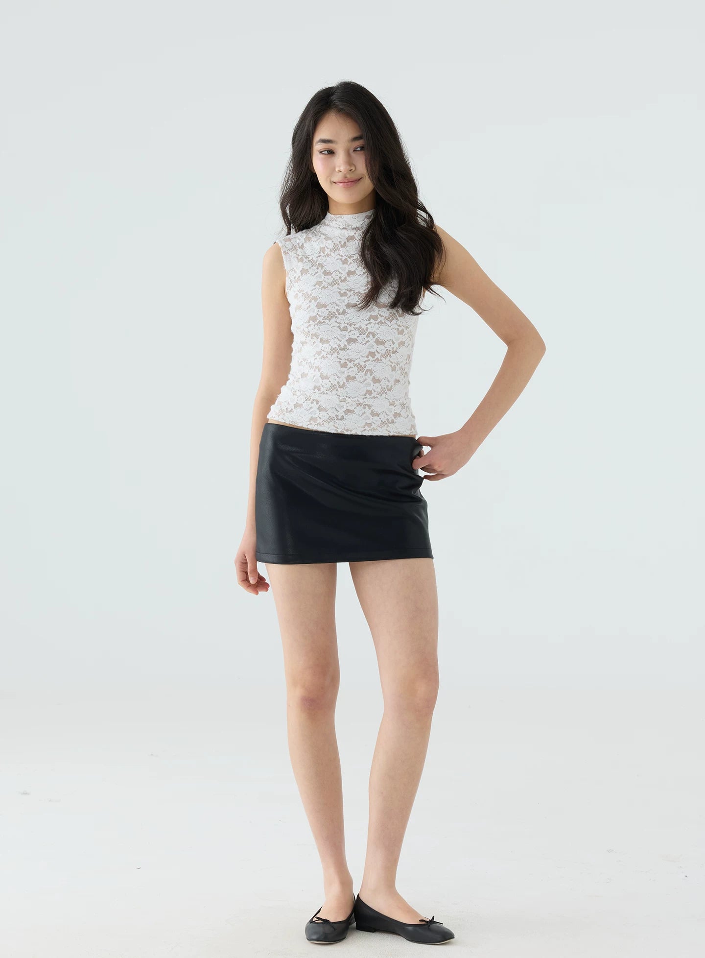Veryrareme Lace Stand-Up Collar Sleeveless Vest