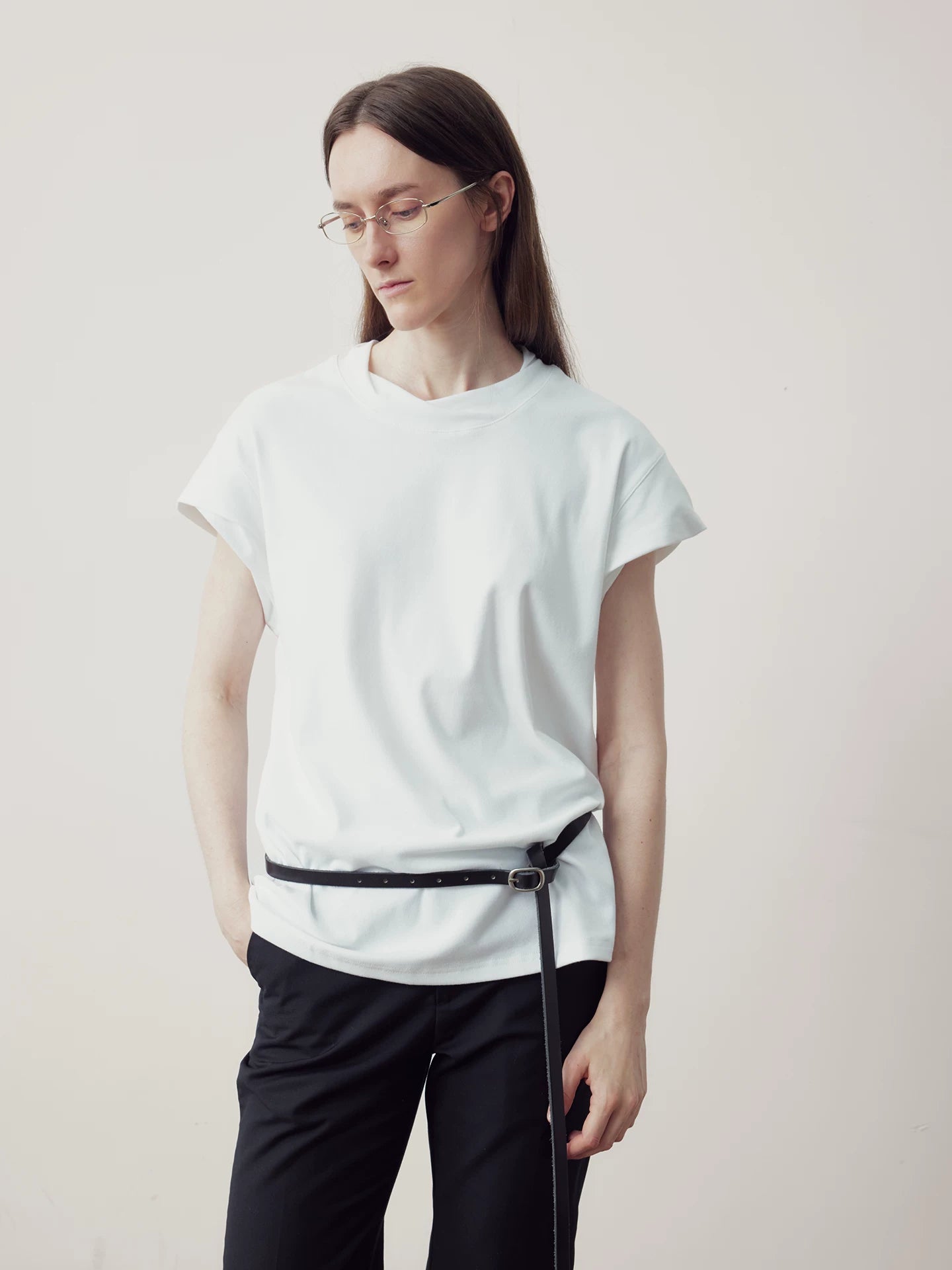 COLN Minimalist Round Neck Tee