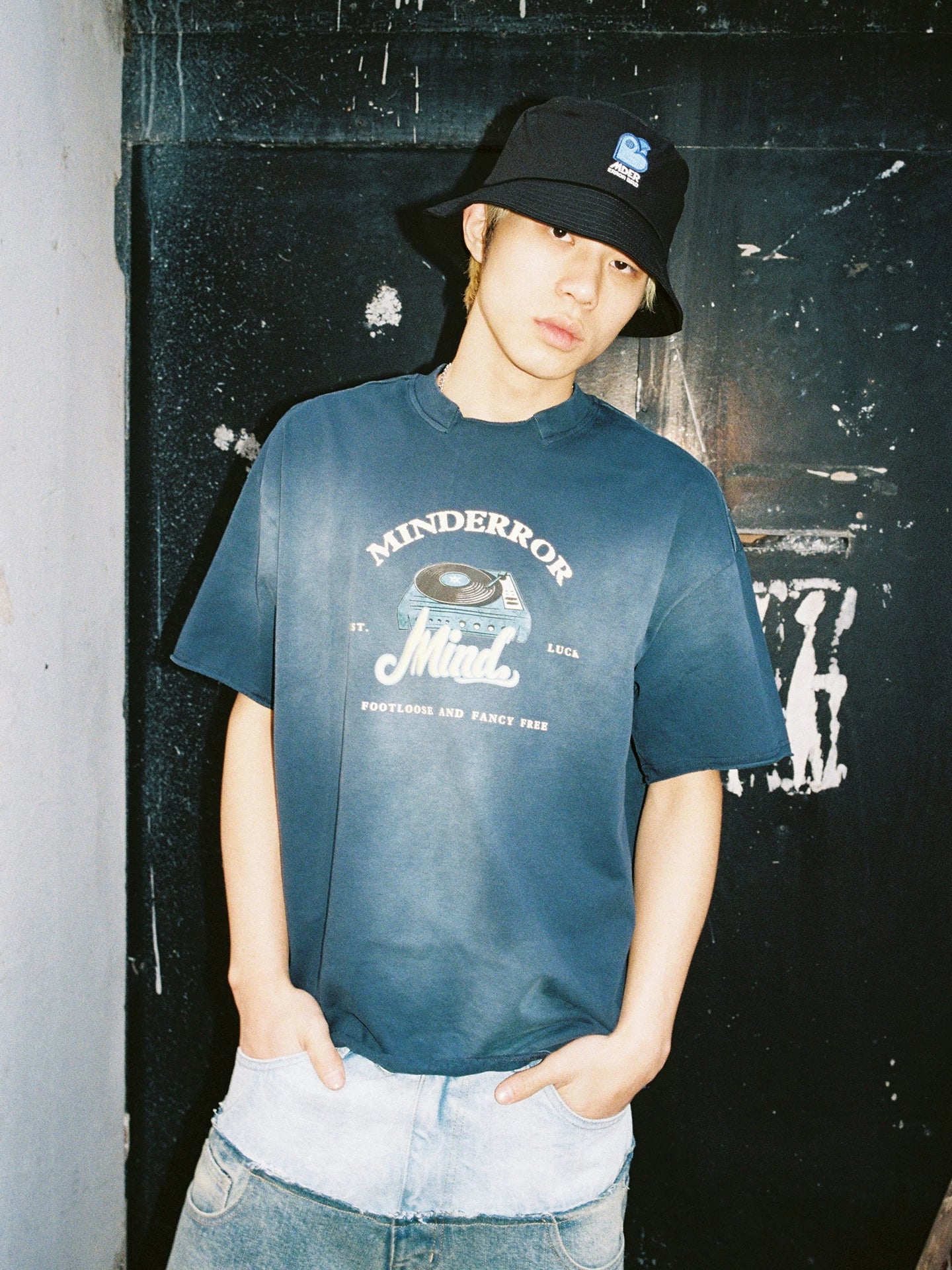 MindError Retro Record Player Print Tie-dye Tee